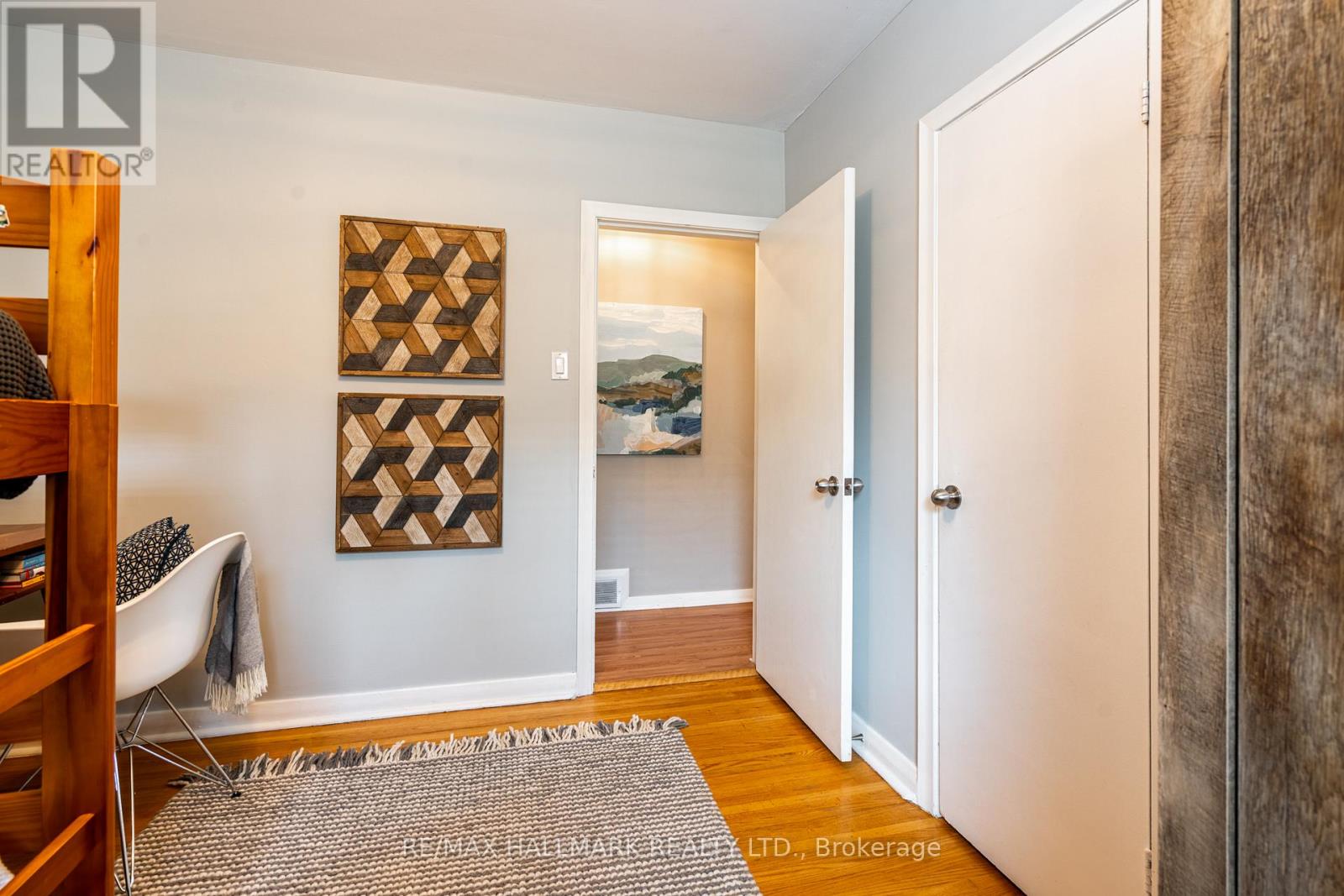 Upper - 41 Treeview Drive, Toronto, Ontario  M8W 4C1 - Photo 19 - W13512680