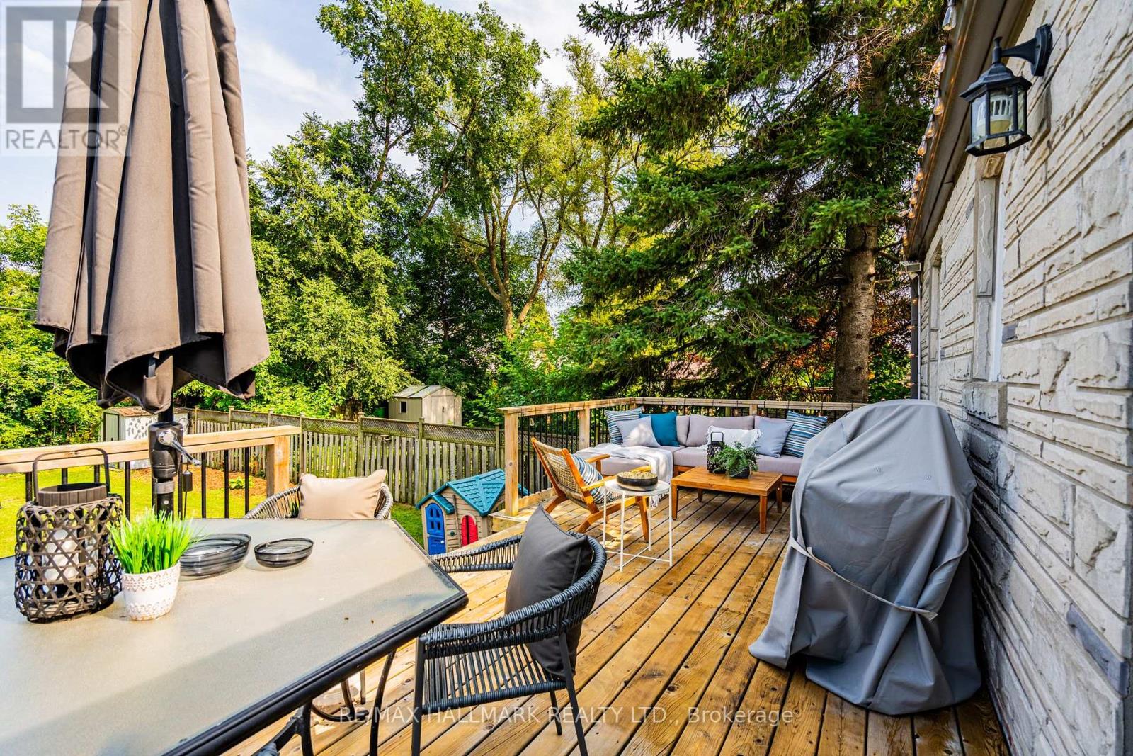 Upper - 41 Treeview Drive, Toronto, Ontario  M8W 4C1 - Photo 22 - W13512680
