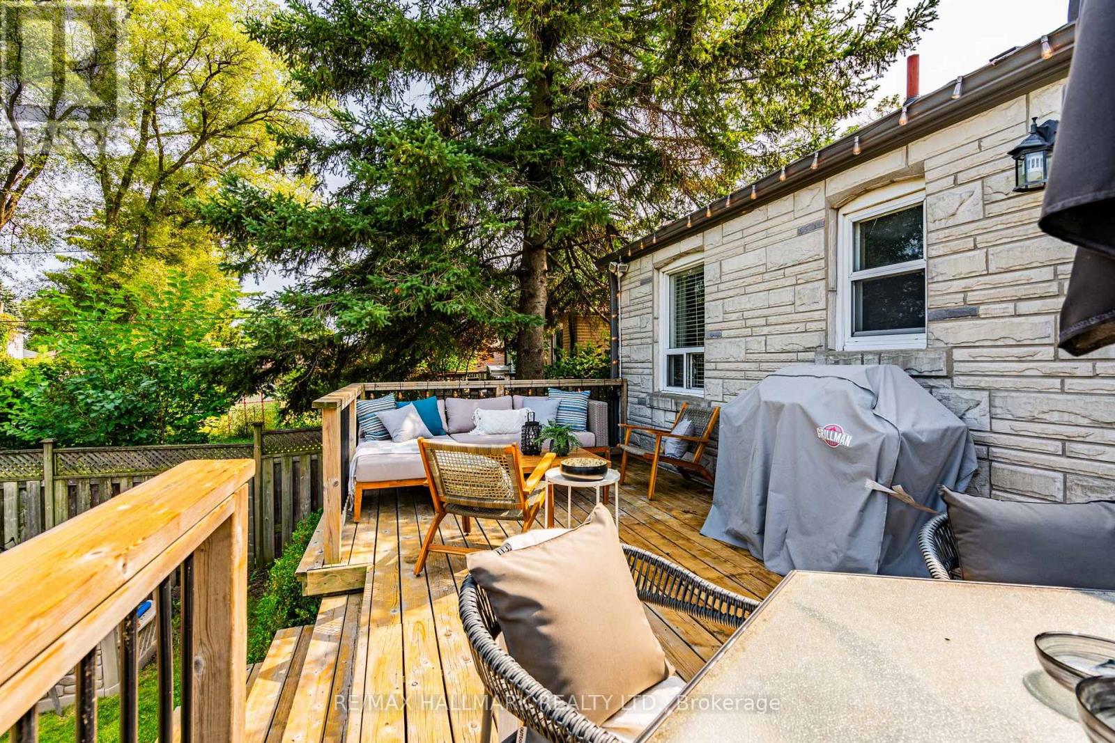 Upper - 41 Treeview Drive, Toronto, Ontario  M8W 4C1 - Photo 23 - W13512680