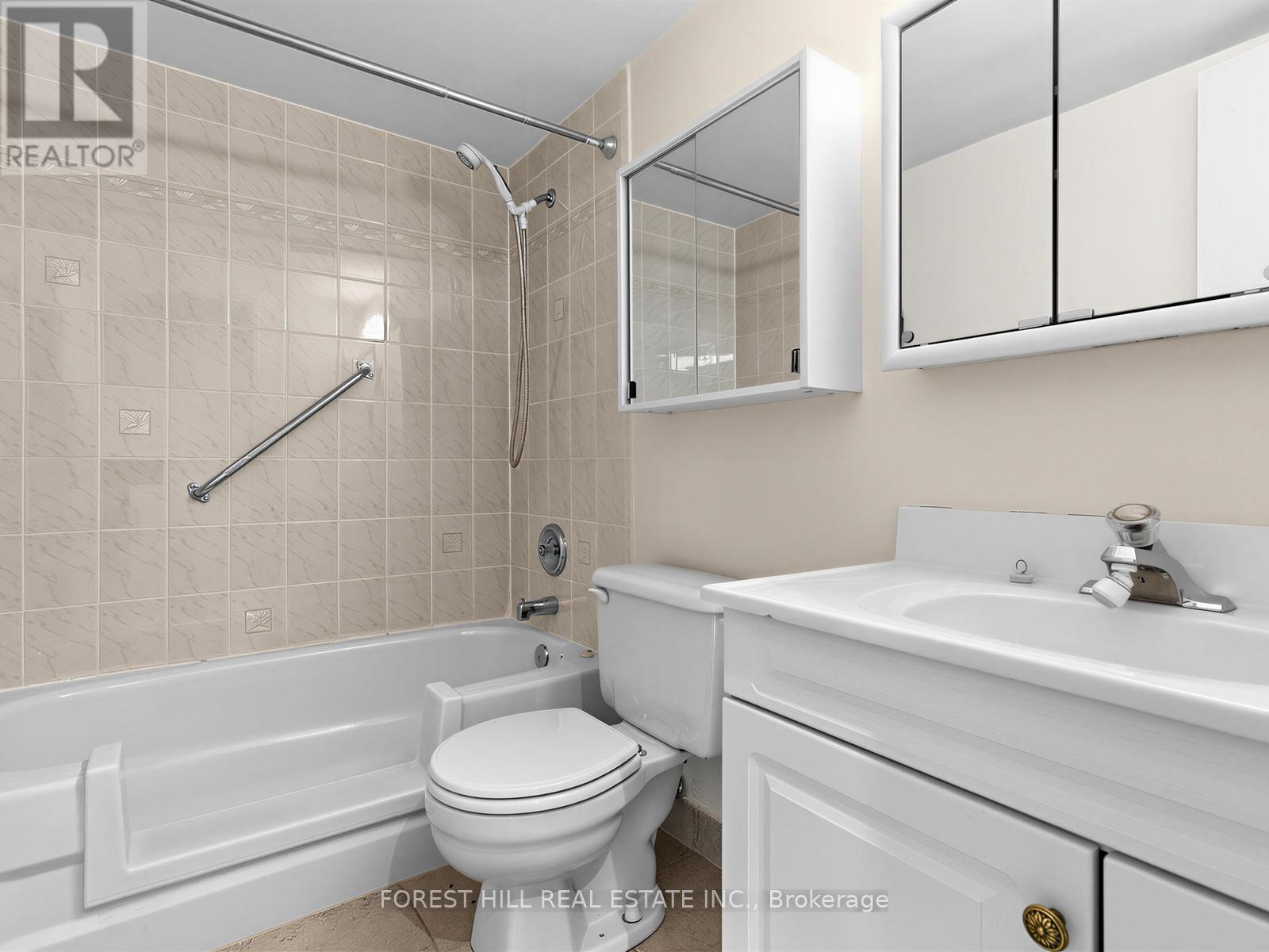 2212 - 155 Marlee Avenue, Toronto, Ontario  M6B 4B5 - Photo 12 - W13512686