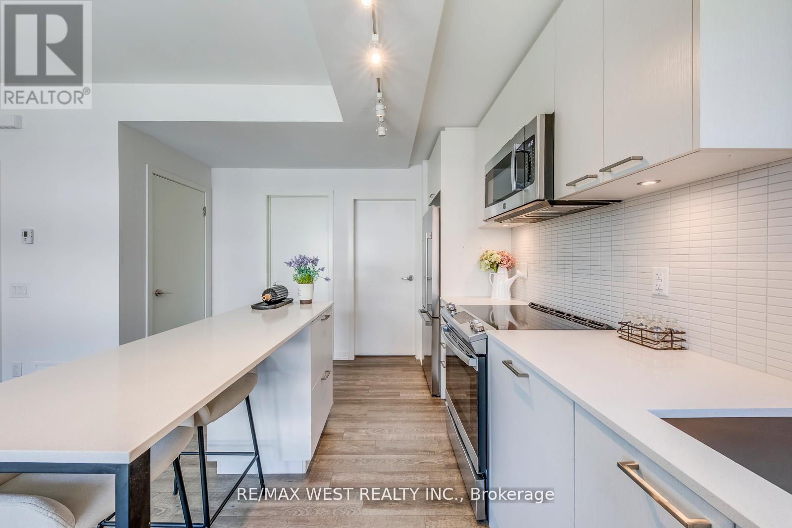 14 - 30 Ed Clark Gardens Boulevard, Toronto, Ontario  M6N 0B5 - Photo 11 - W13512714