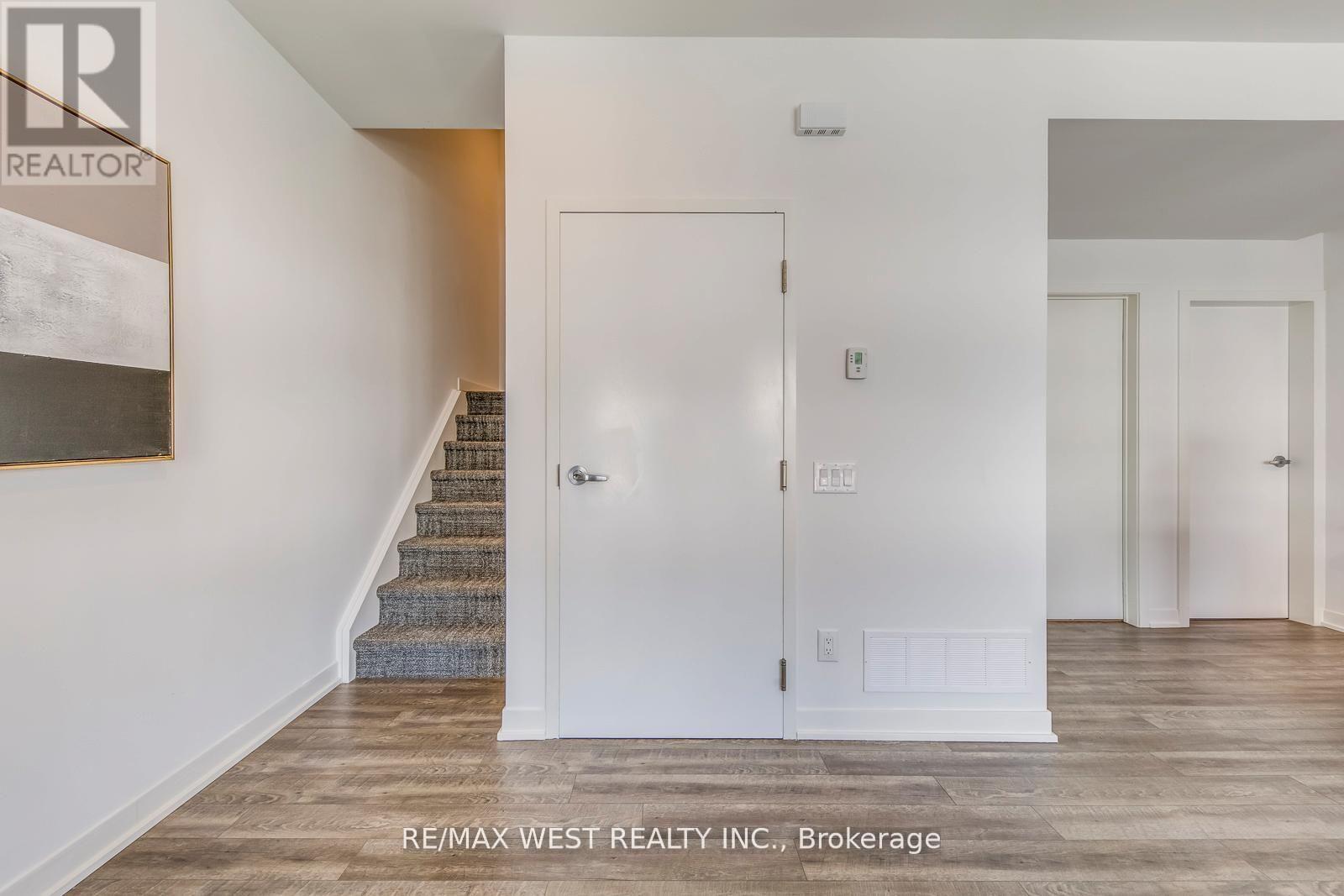 14 - 30 Ed Clark Gardens Boulevard, Toronto, Ontario  M6N 0B5 - Photo 5 - W13512714