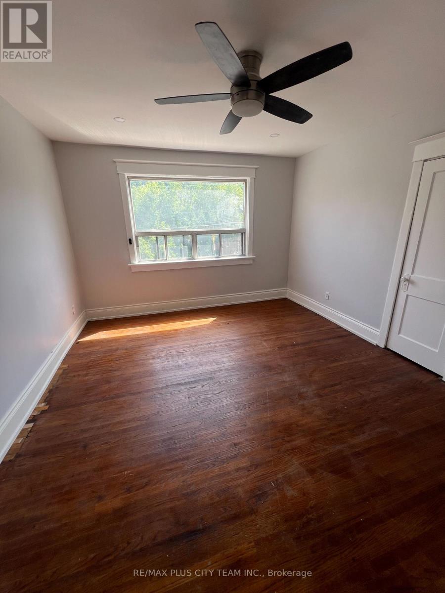 402 Woodbine Avenue, Toronto, Ontario  M4L 3P6 - Photo 13 - E13500792