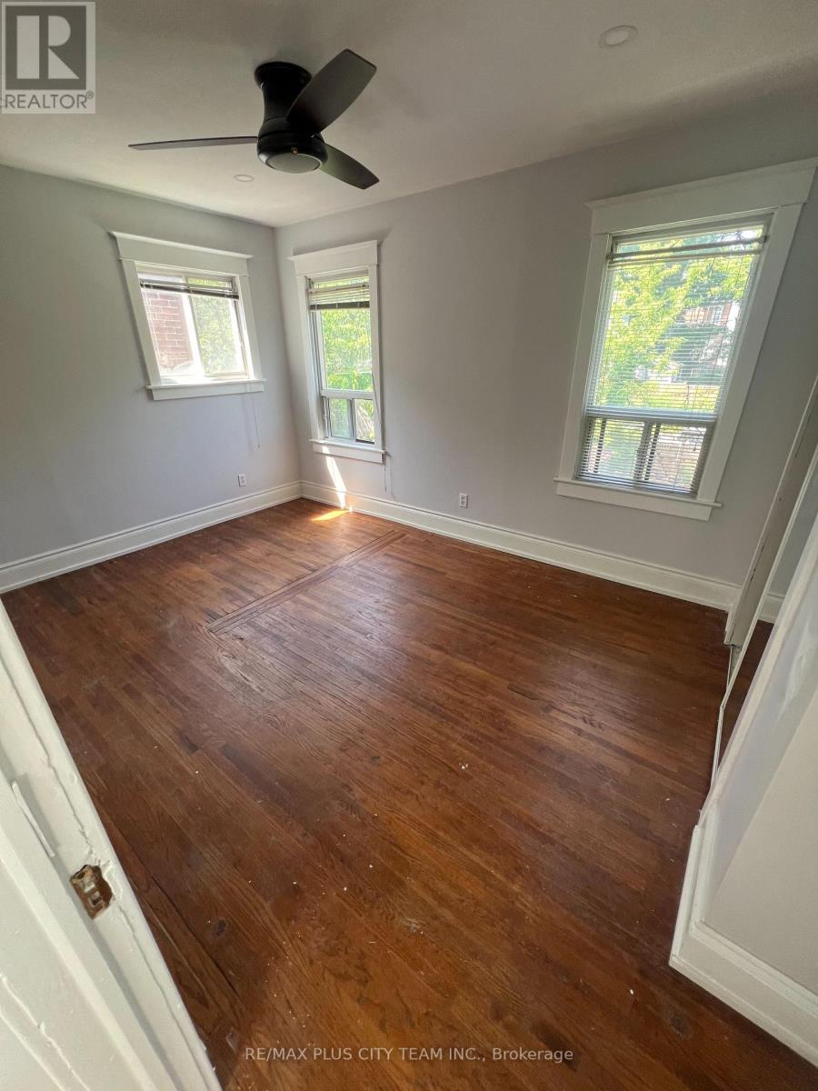 402 Woodbine Avenue, Toronto, Ontario  M4L 3P6 - Photo 16 - E13500792