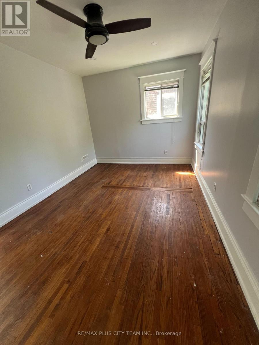 402 Woodbine Avenue, Toronto, Ontario  M4L 3P6 - Photo 18 - E13500792
