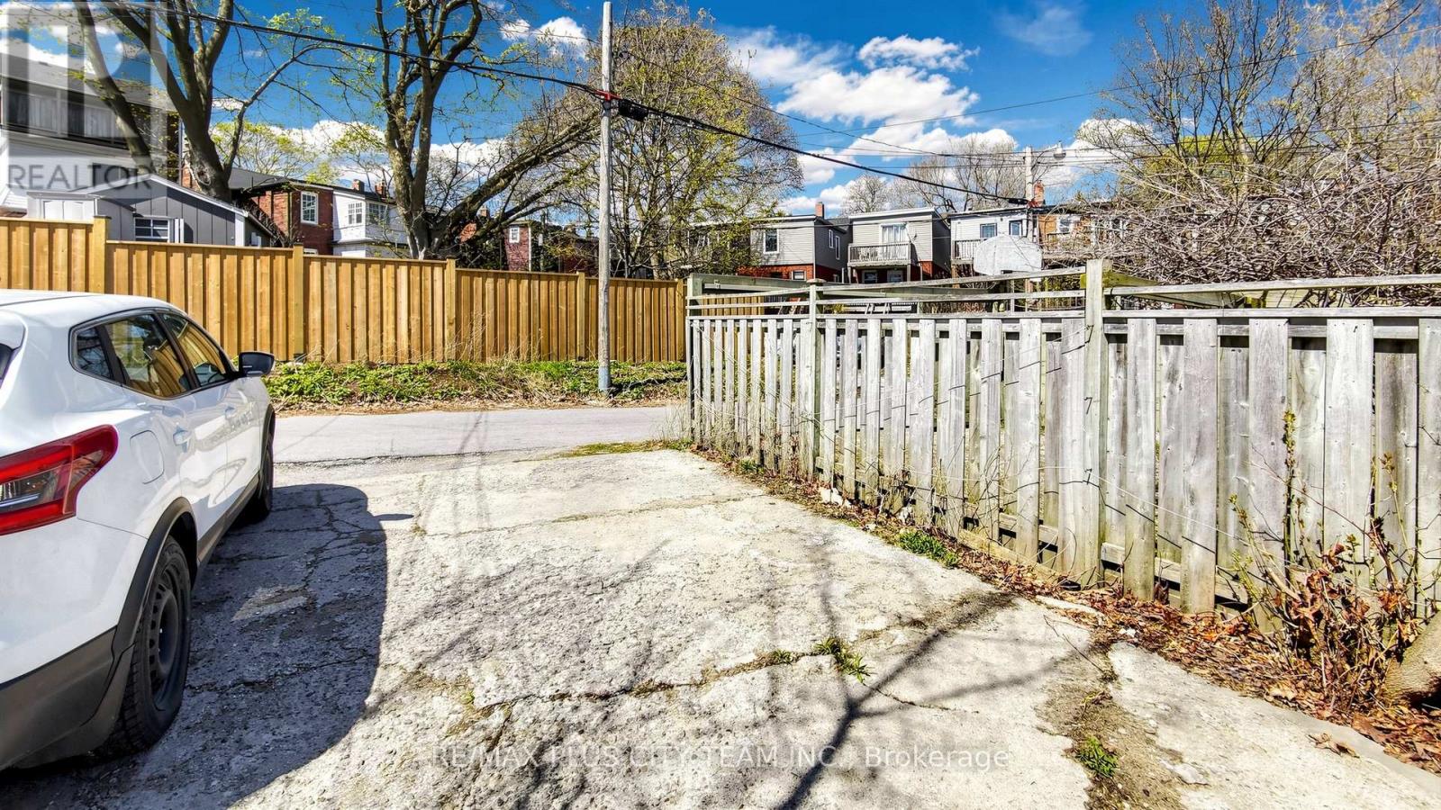 402 Woodbine Avenue, Toronto, Ontario  M4L 3P6 - Photo 29 - E13500792
