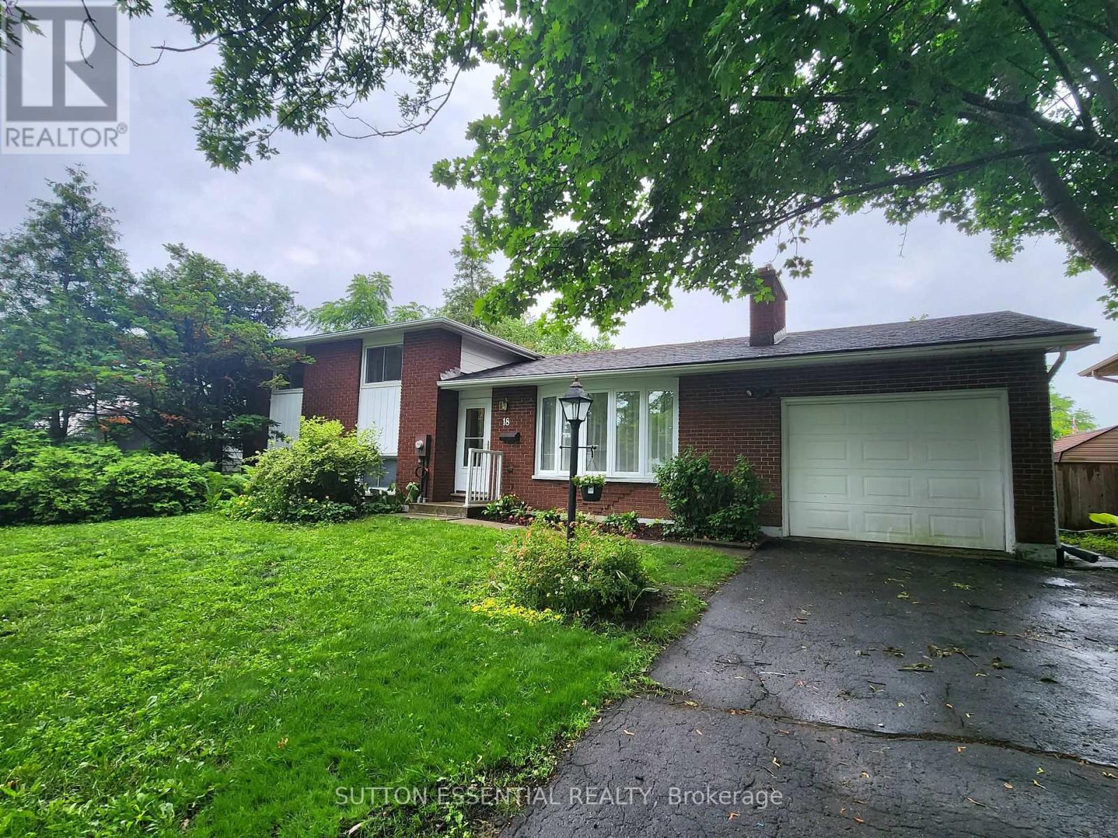 18 VANIER DRIVE, Brockville, Ontario
