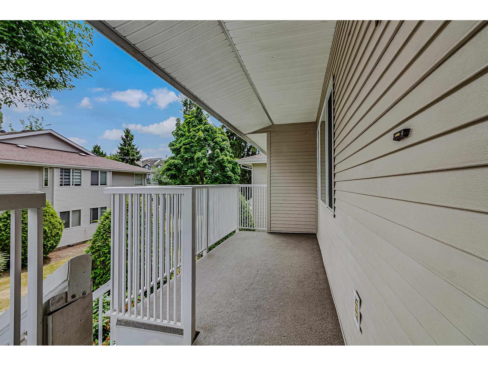 209 13947 72 Avenue, Surrey, British Columbia  V3W 2P6 - Photo 3 - R3140423