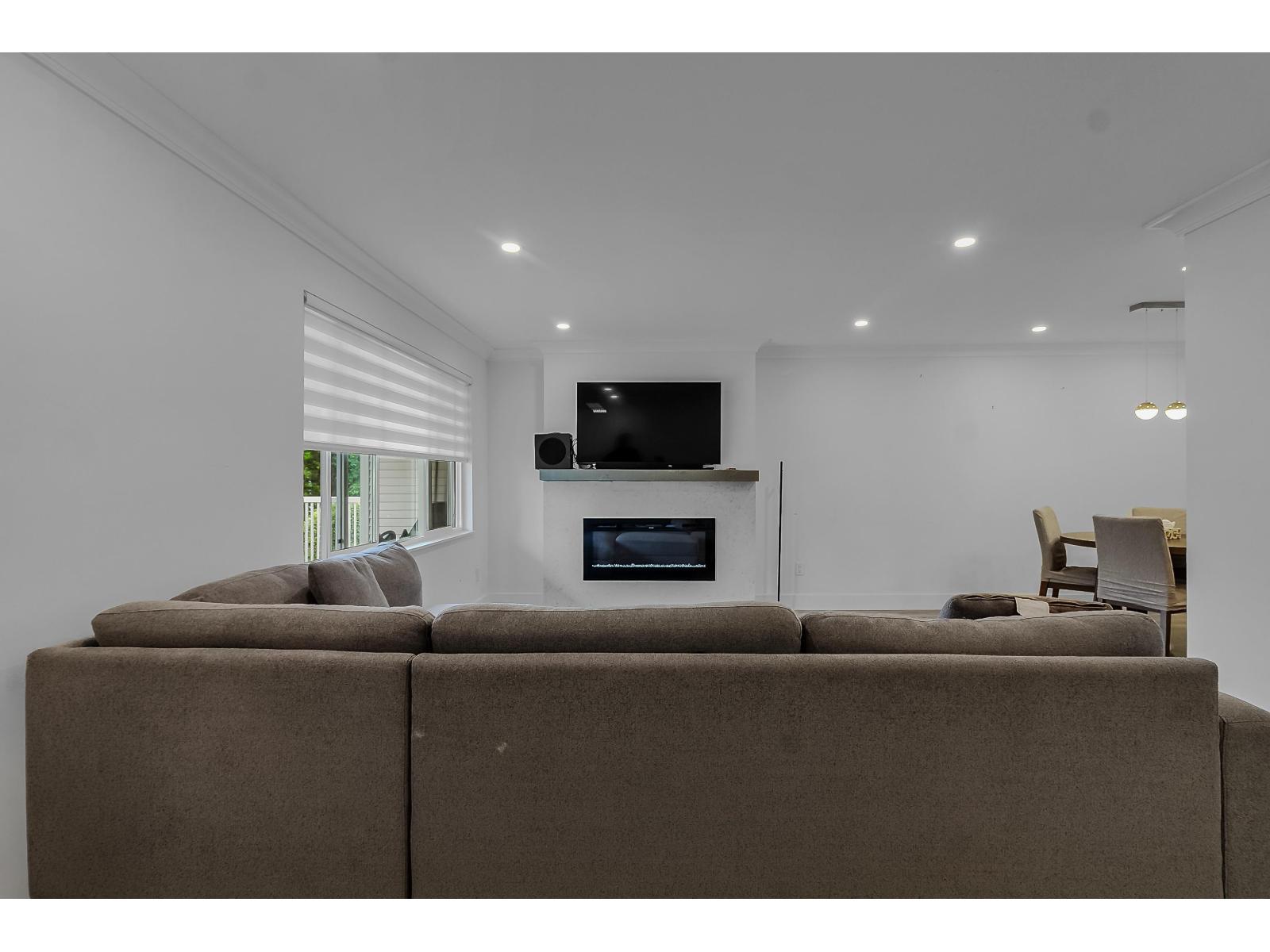 209 13947 72 Avenue, Surrey, British Columbia  V3W 2P6 - Photo 5 - R3140423