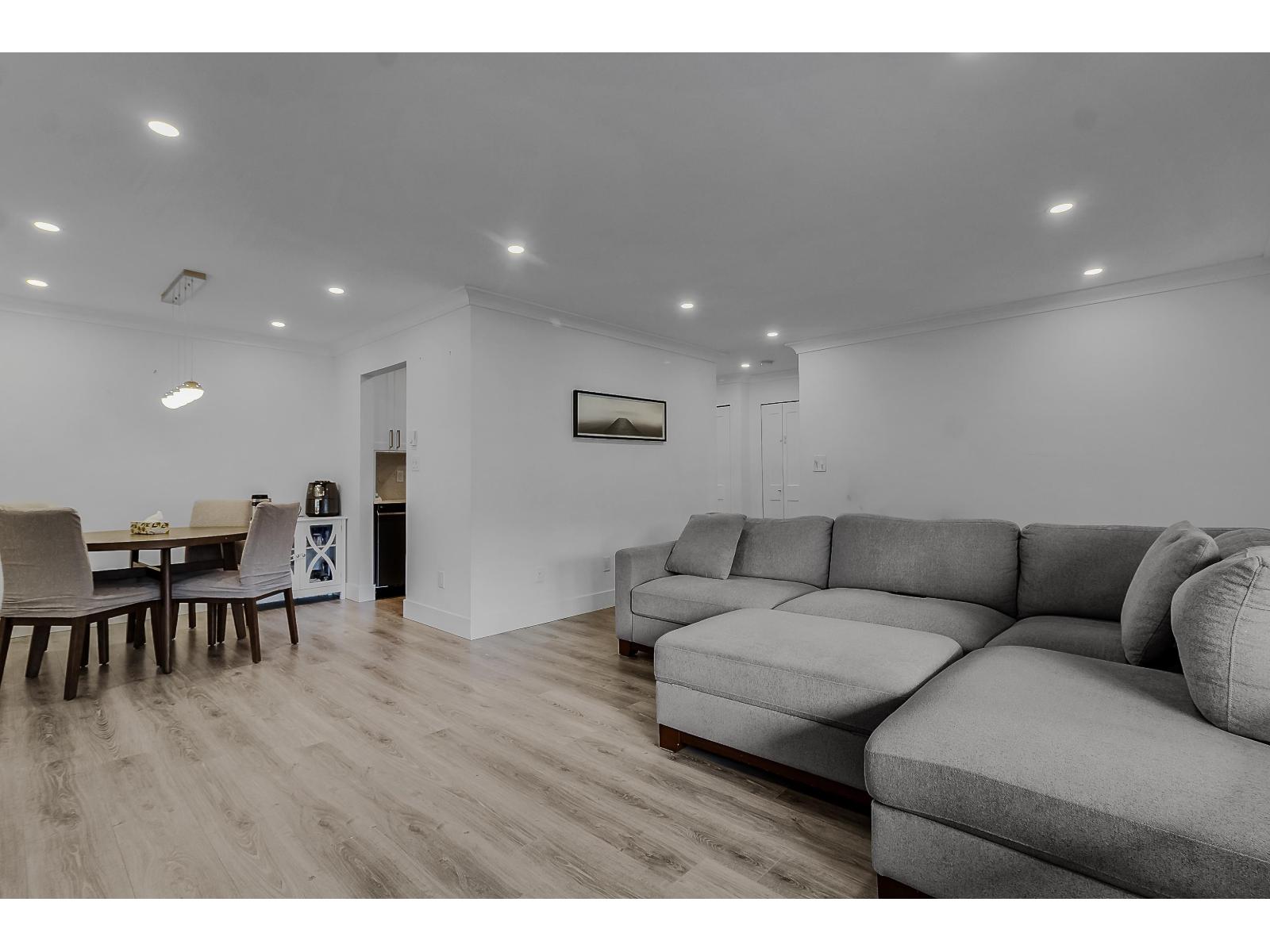 209 13947 72 Avenue, Surrey, British Columbia  V3W 2P6 - Photo 8 - R3140423