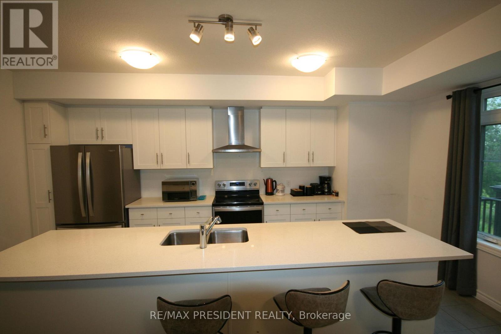 116 Lomond Lane, Kitchener, Ontario  N2R 0T6 - Photo 4 - X13234244