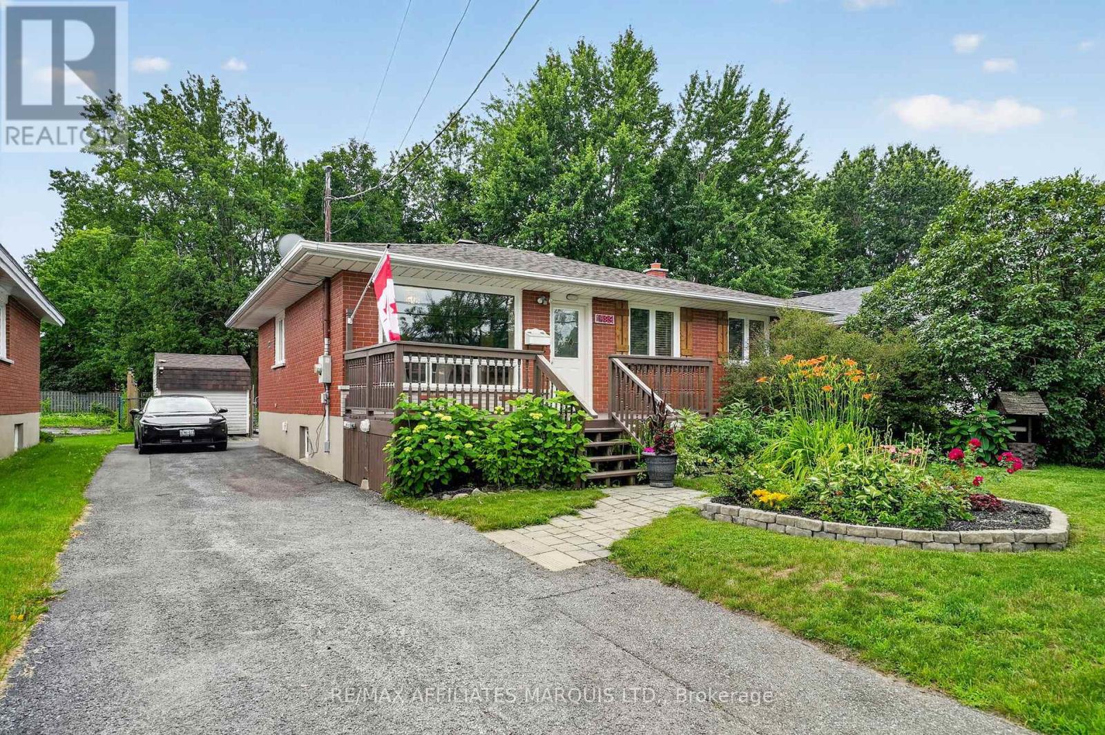 1489 Holy Cross Boulevard, Cornwall, Ontario  K6H 2W9 - Photo 2 - X13512976