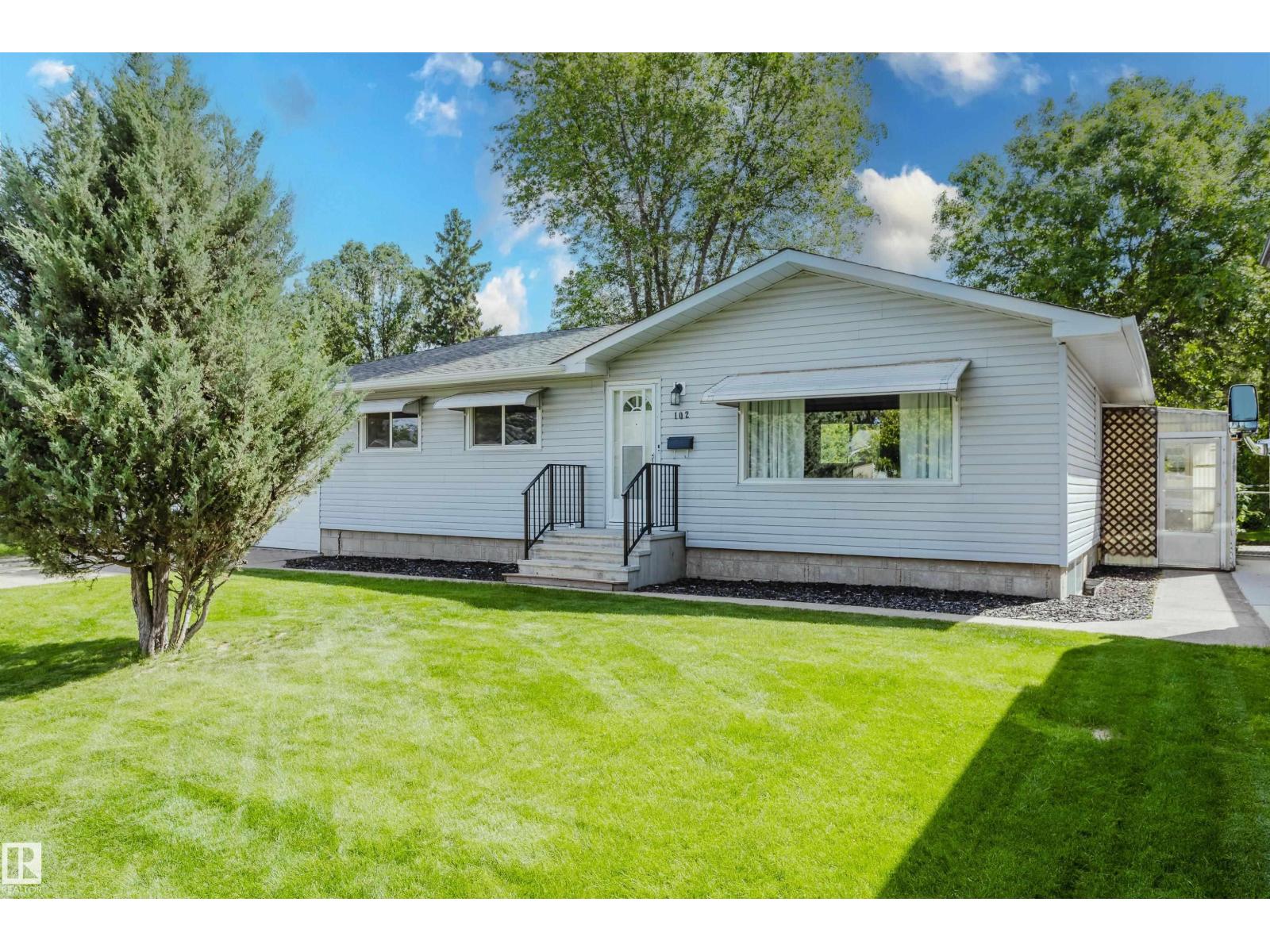 102 PINE ST, Sherwood Park, Alberta