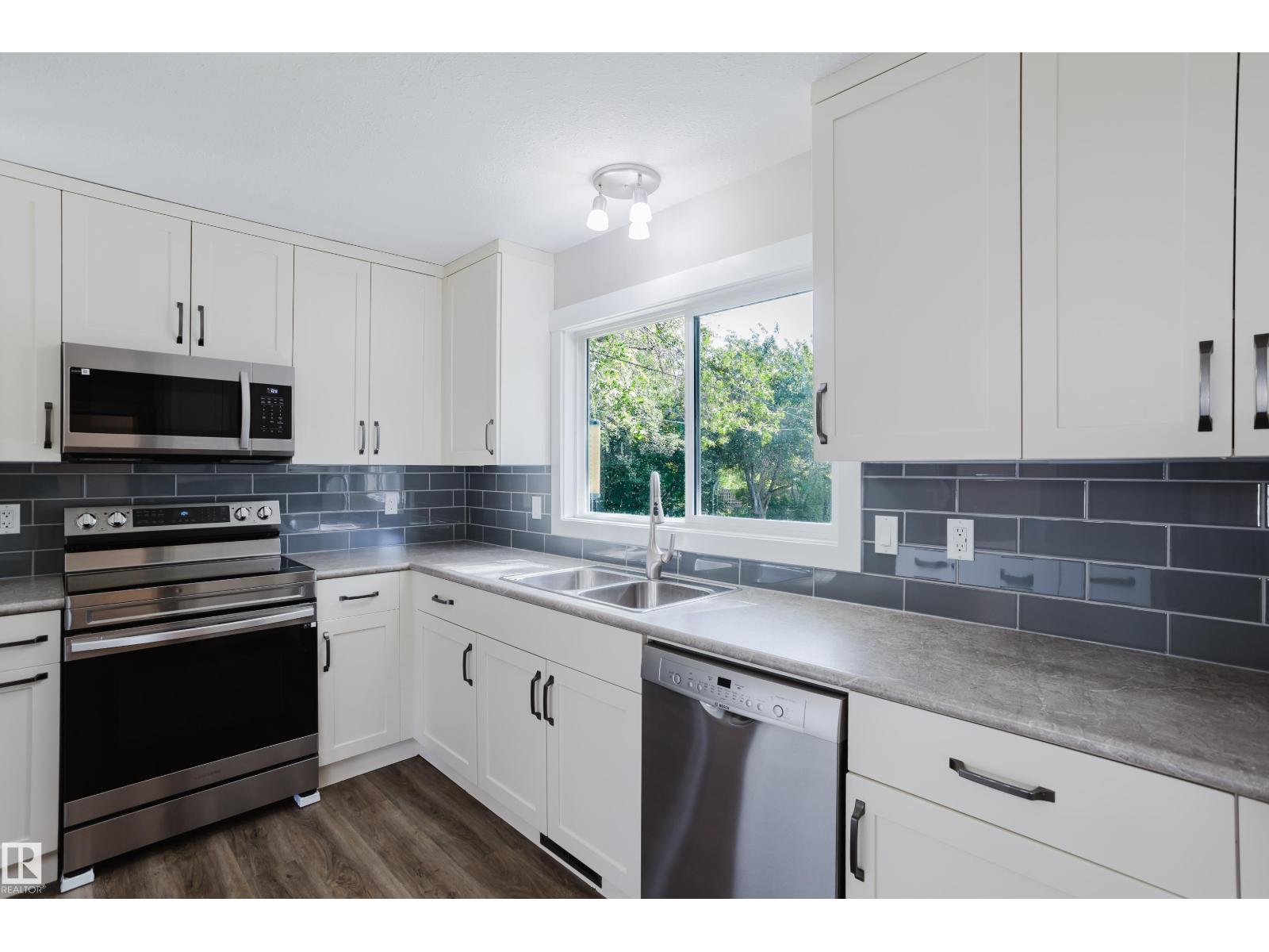 102 Pine St, Sherwood Park, Alberta  T8A 1G8 - Photo 11 - E4496659