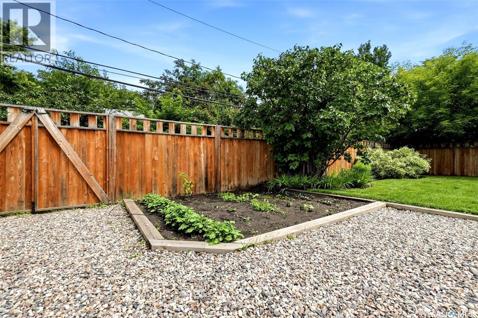208 Habkirk Drive, Regina, Saskatchewan  S4S 2X8 - Photo 57 - SK041276