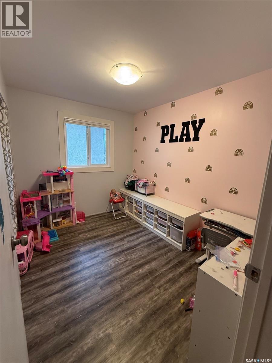 34 Wessel Bay, Regina, Saskatchewan  S4R 5K7 - Photo 9 - SK041270