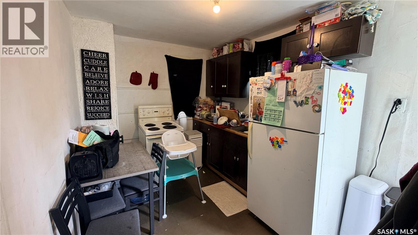 310 6th Street E, Prince Albert, Saskatchewan  S6V 0N1 - Photo 2 - SK041090