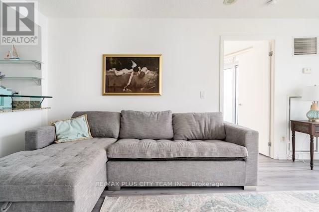 1608 - 208 Queens Quay W, Toronto, Ontario  M5J 2Y5 - Photo 10 - C13512874