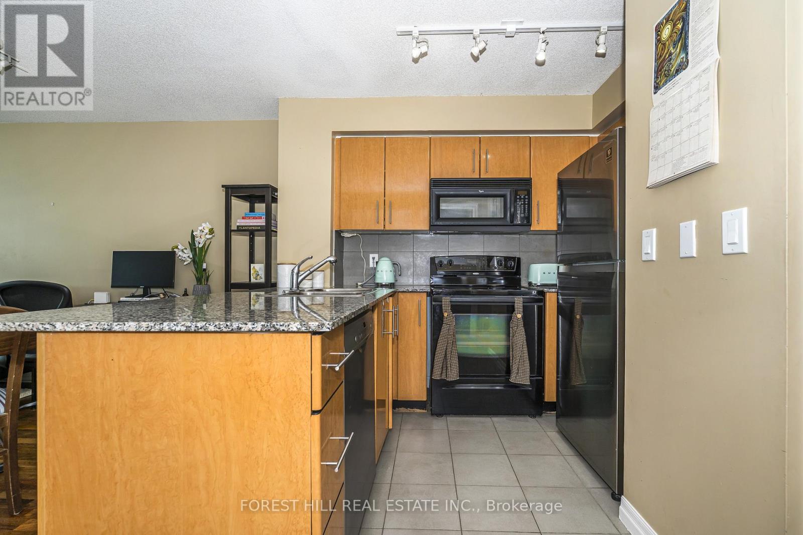 604 - 16 Yonge Street, Toronto, Ontario  M5E 2A1 - Photo 5 - C13512924