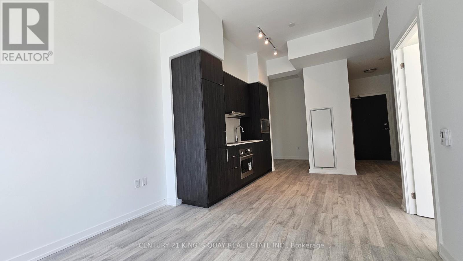 824 - 7 Golden Lion Heights, Toronto, Ontario  M2M 0C1 - Photo 3 - C13512940