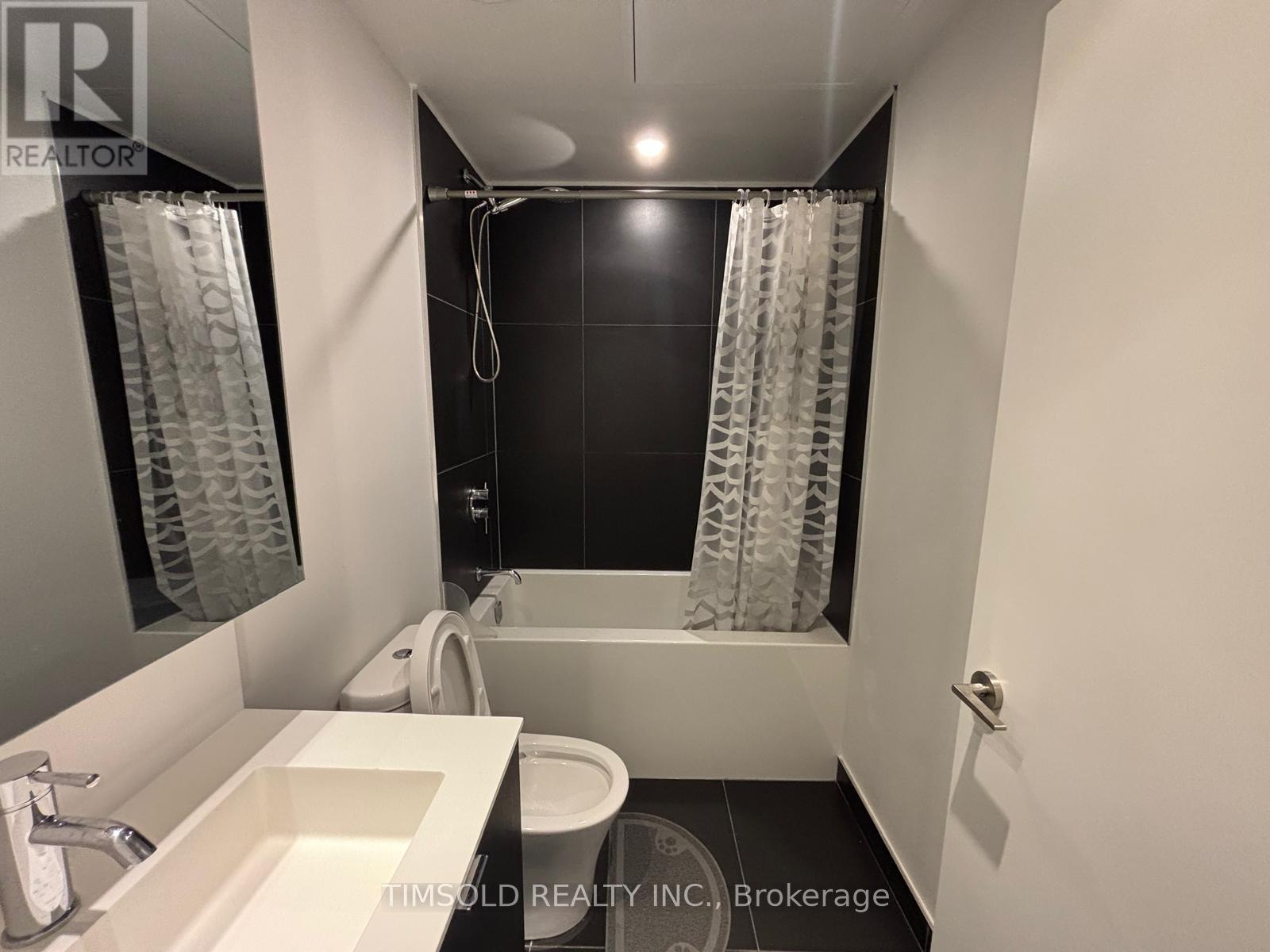 1621 - 20 Edward Street, Toronto, Ontario  M5G 0C5 - Photo 3 - C13512978