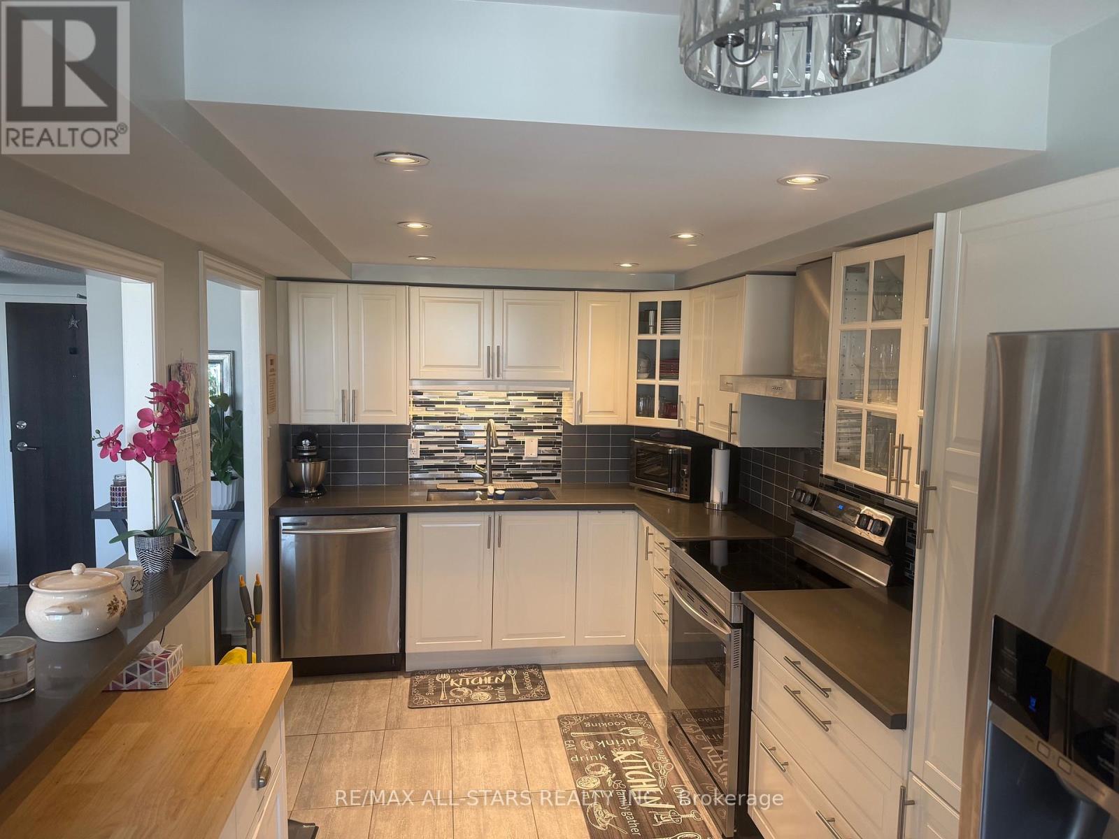 1607 - 4725 Sheppard Avenue E, Toronto, Ontario  M1S 5B2 - Photo 1 - E13512870
