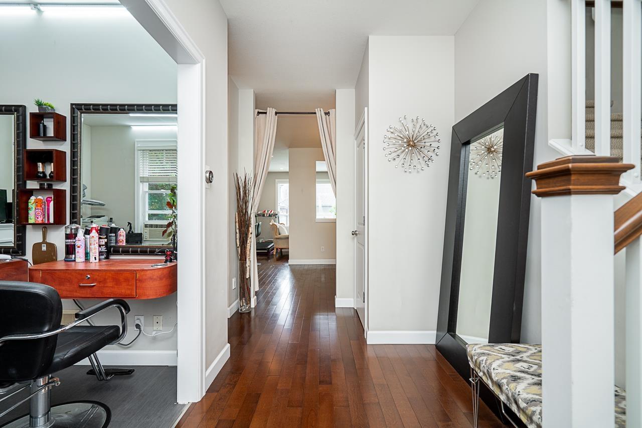 6781 193a Street, Surrey, British Columbia  V4N 0B8 - Photo 3 - R3139974