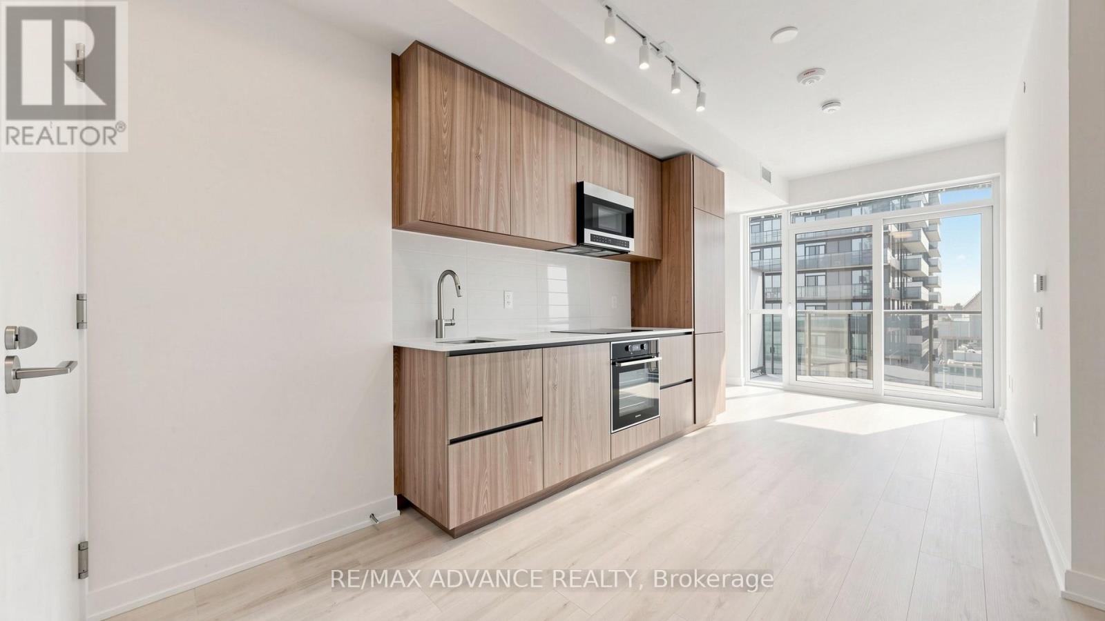 3013 - 110 Broadway Avenue, Toronto, Ontario  M4P 1V7 - Photo 3 - C13502296
