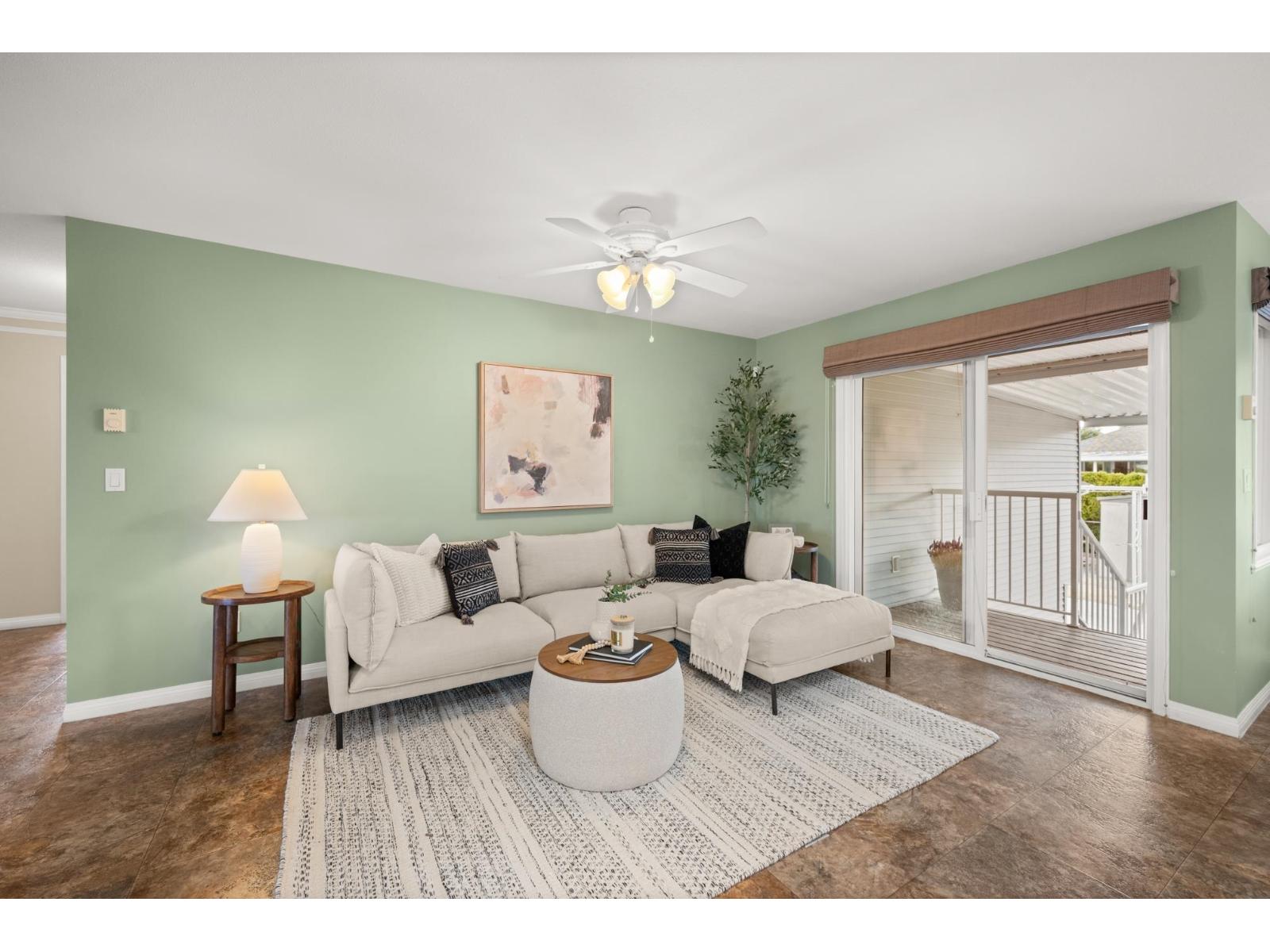 27015 24 Avenue, Langley, British Columbia  V4W 2Y9 - Photo 4 - R3140901