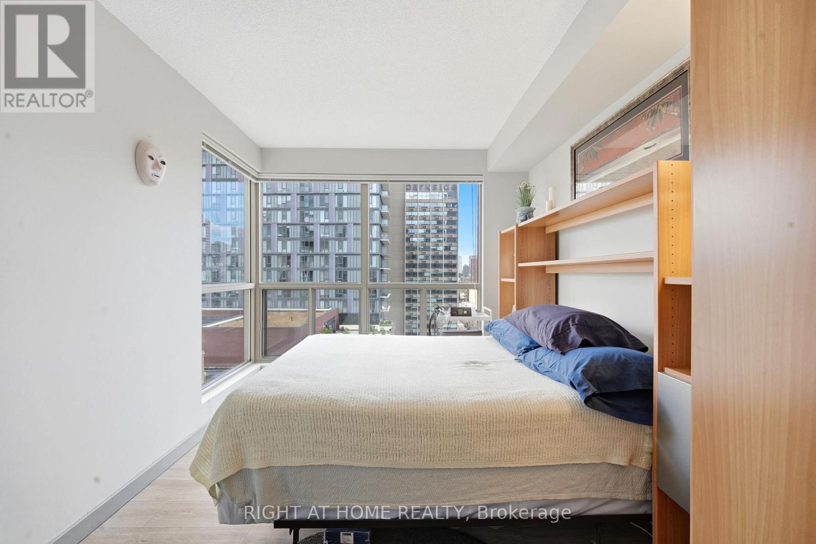 1602 - 298 Jarvis Street, Toronto, Ontario  M5B 2M4 - Photo 16 - C13509474