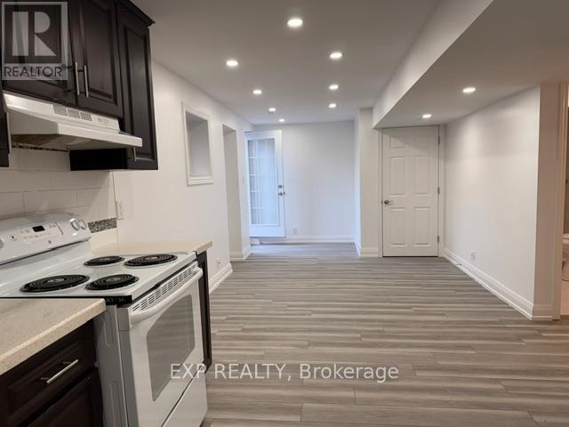 352 CARLISSA RUN N, Newmarket, Ontario