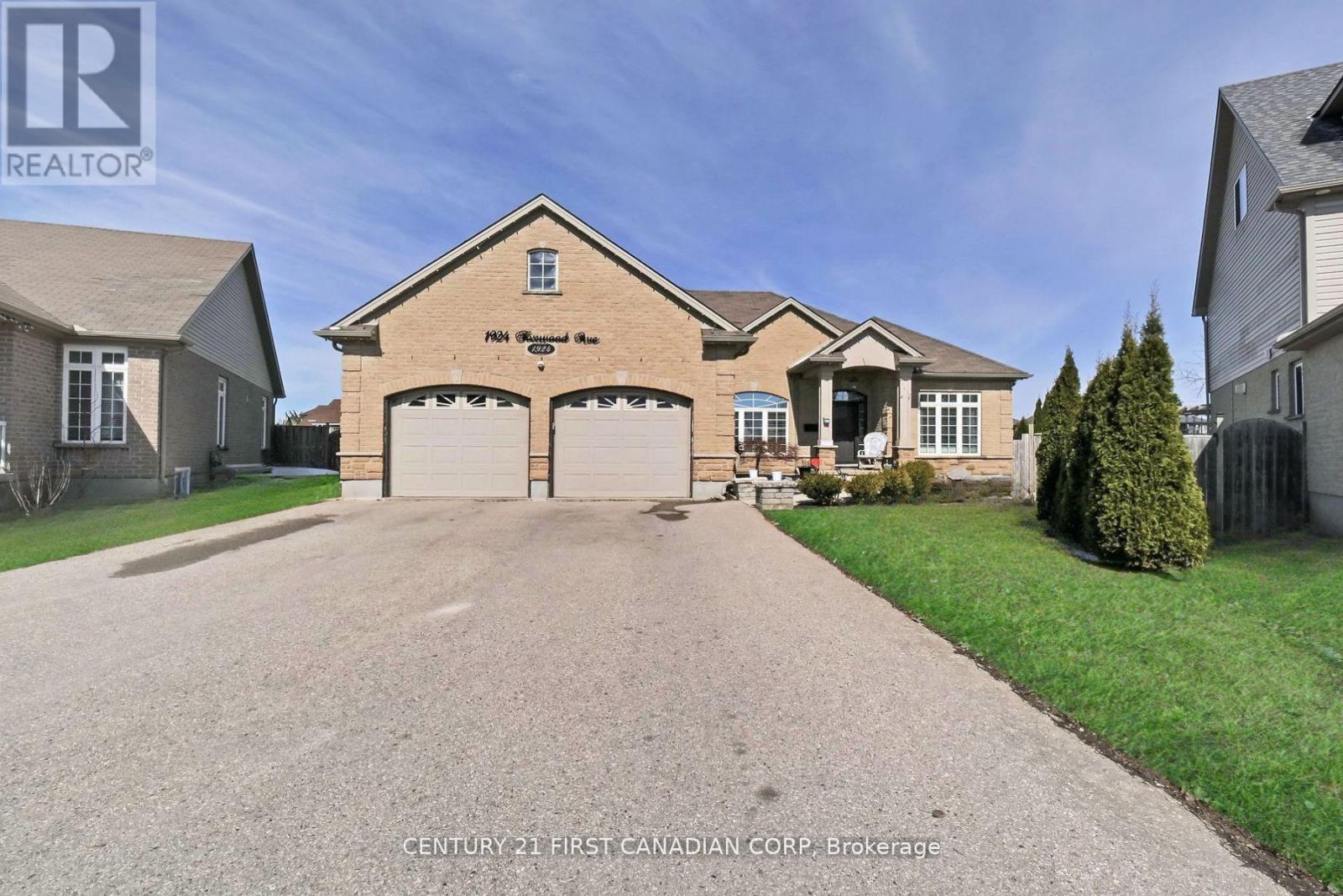 1924 Foxwood Avenue, London North, Ontario  N6G 0C5 - Photo 2 - X13513078