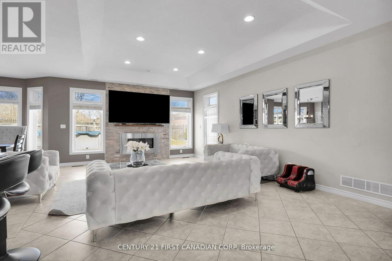 1924 Foxwood Avenue, London North, Ontario  N6G 0C5 - Photo 8 - X13513078