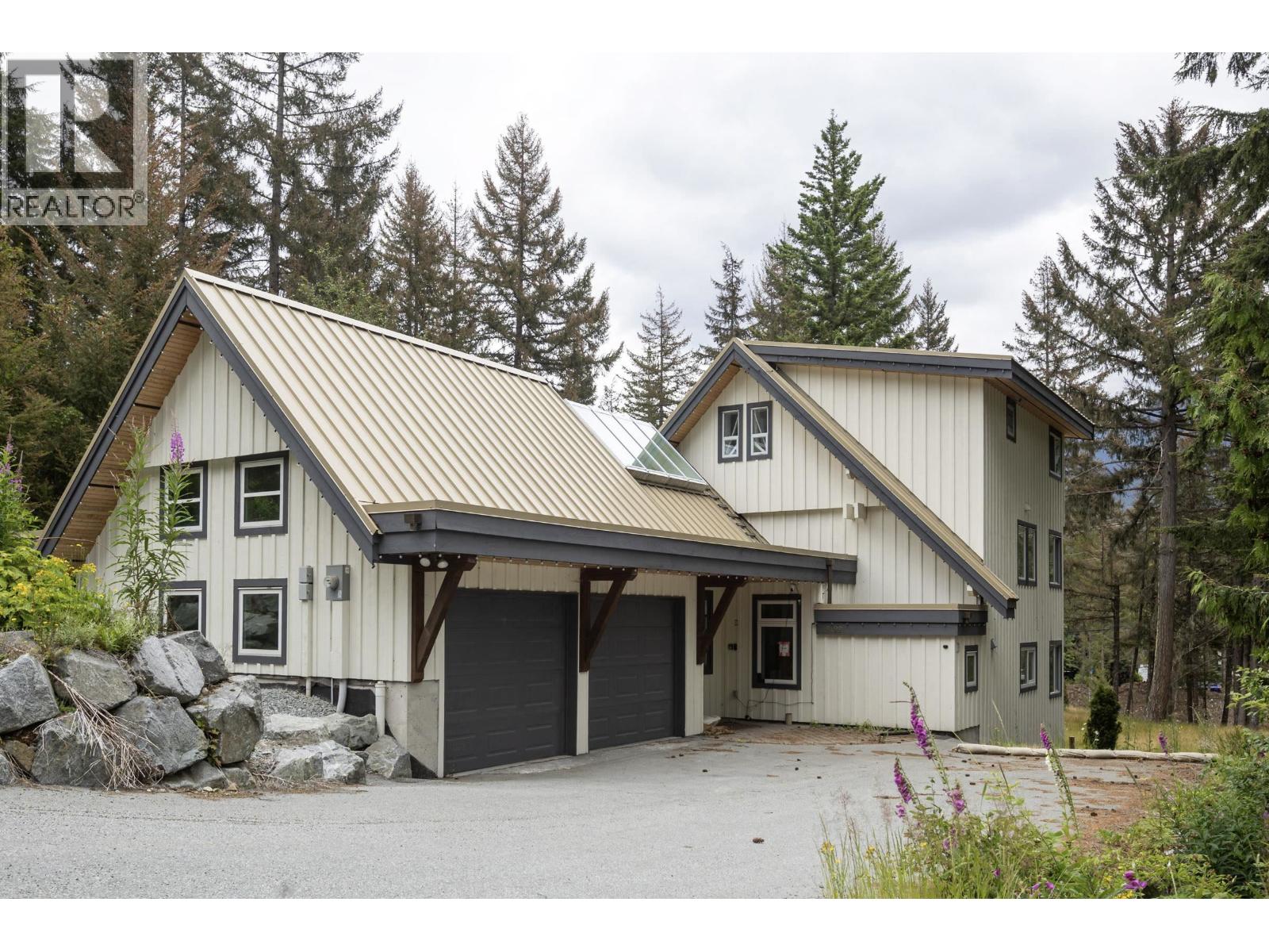 9199 EMERALD DRIVE, Whistler, British Columbia