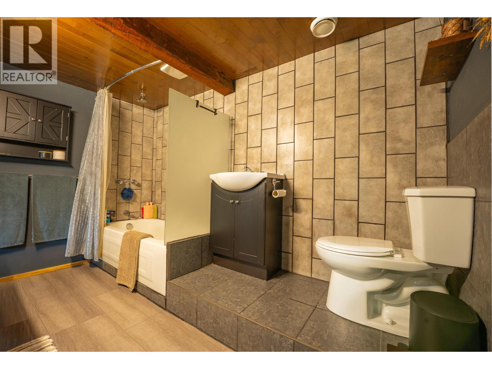 450 Deer Park Avenue, Kimberley, British Columbia V1A 2J8 - Photo 15 - 10393074