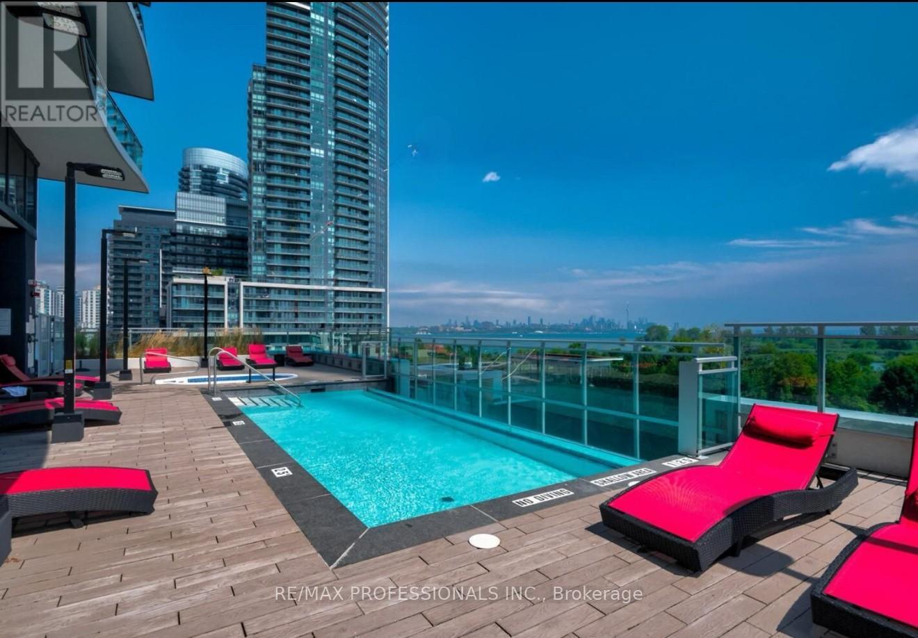LPH3501 - 33 SHORE BREEZE DRIVE, Toronto, Ontario