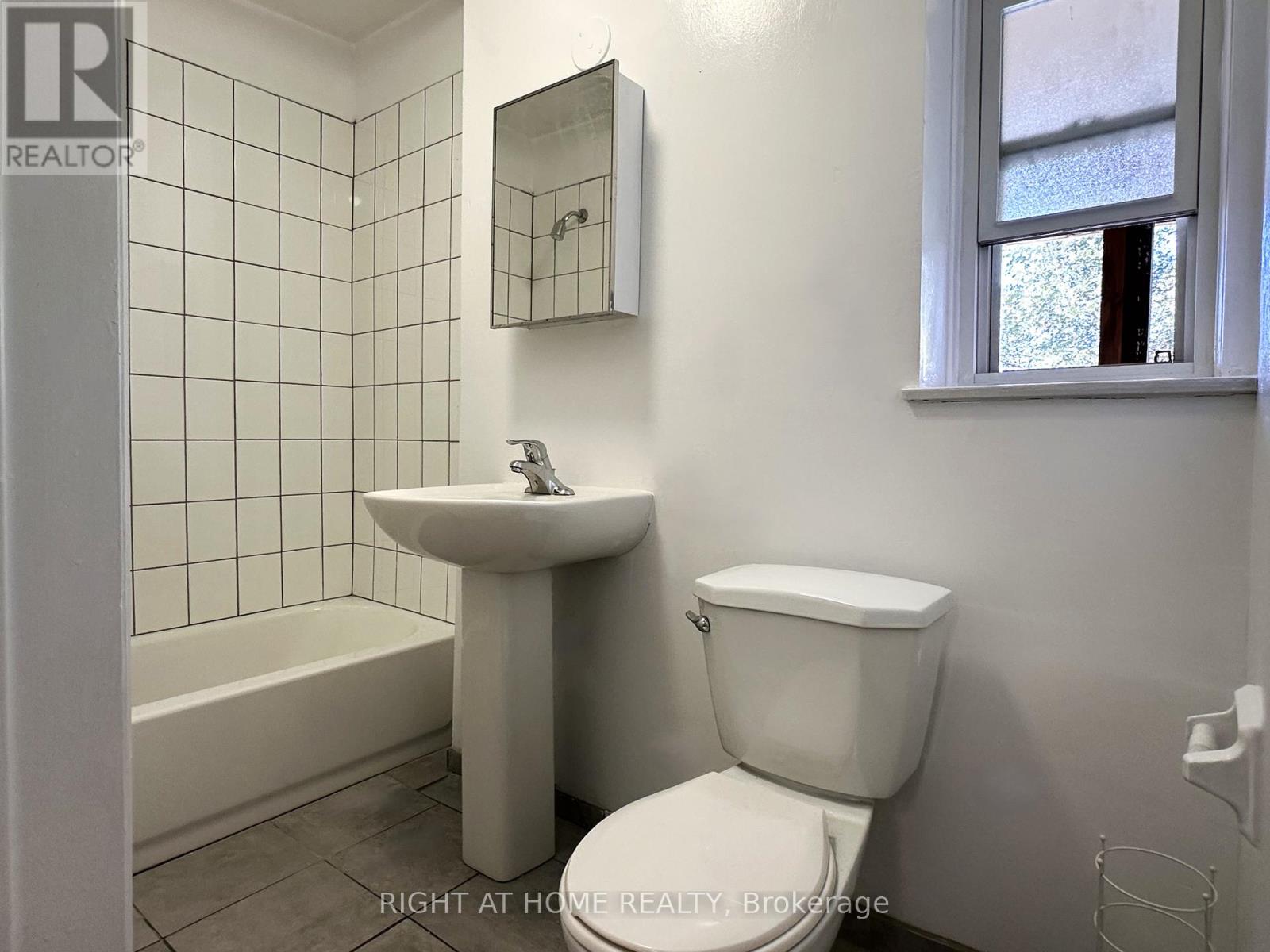 202 - 1911 Weston Road, Toronto, Ontario M9N 1W7 - Photo 18 - W13512850