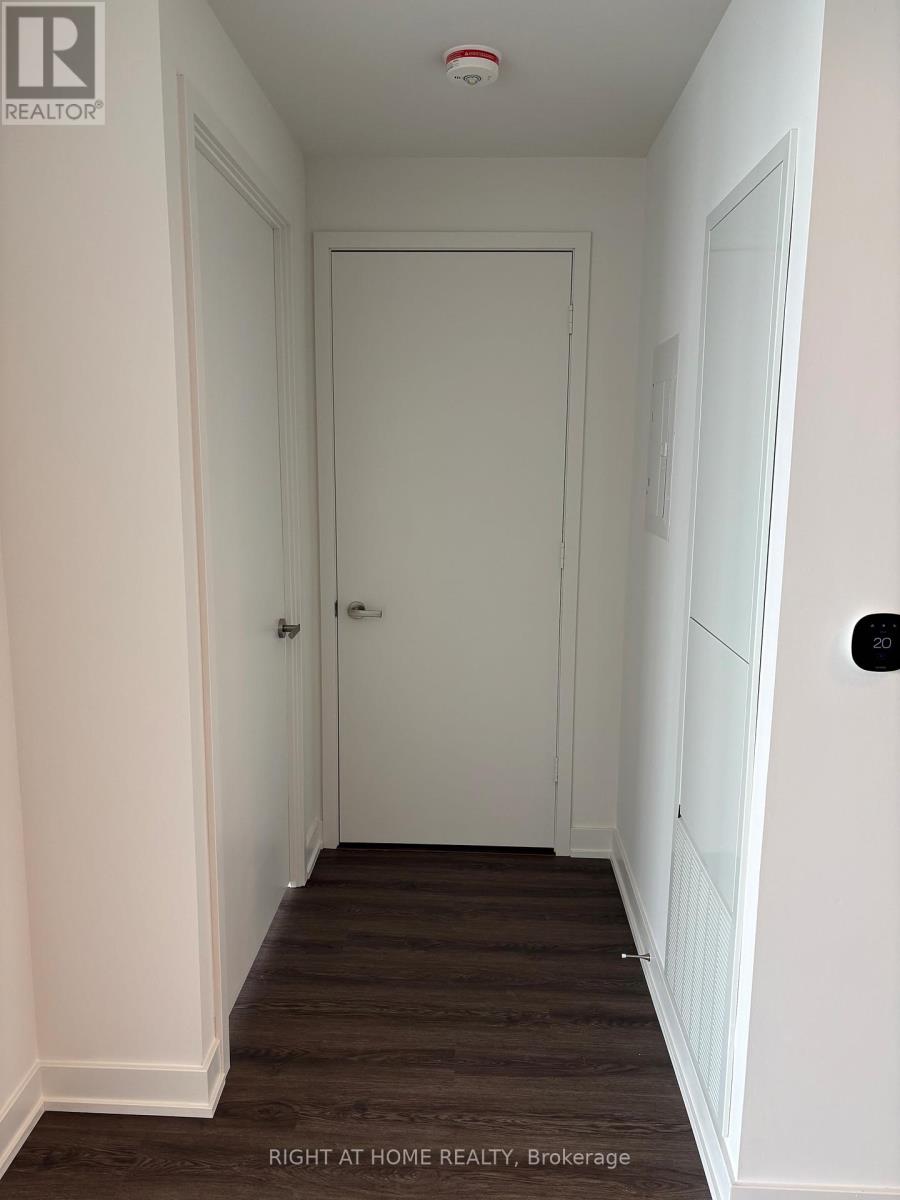 4210 - 448 Burnhamthorpe Road W, Mississauga, Ontario  L5B 0R4 - Photo 4 - W13512876