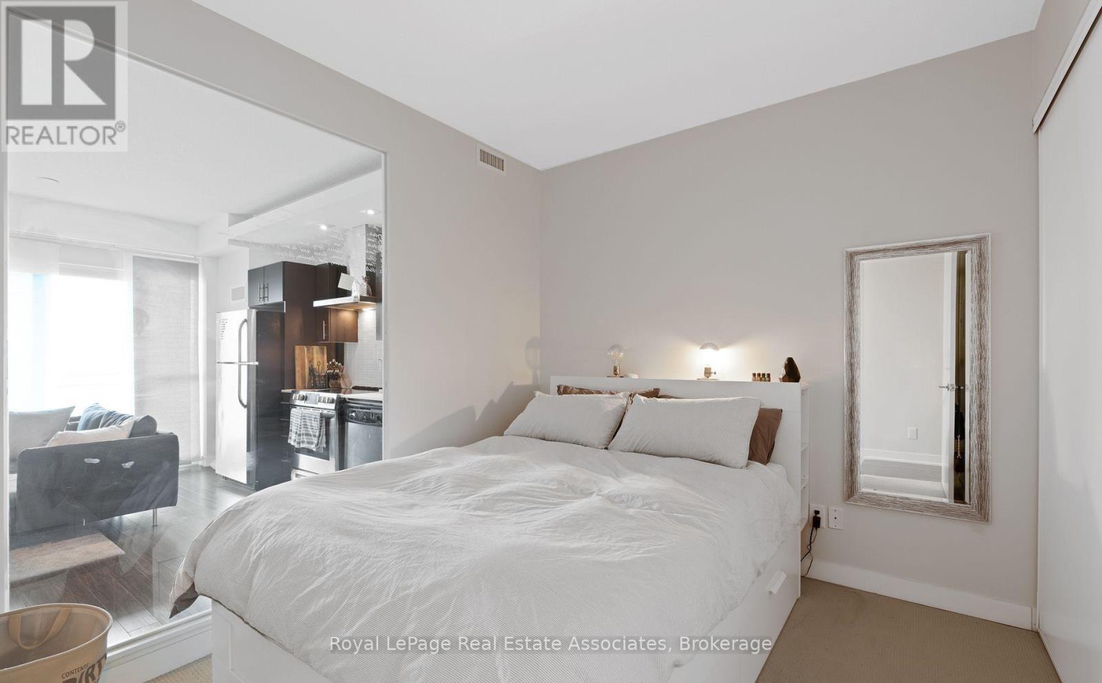1823 - 165 Legion Road N, Toronto, Ontario  M8Y 0B3 - Photo 10 - W13512938