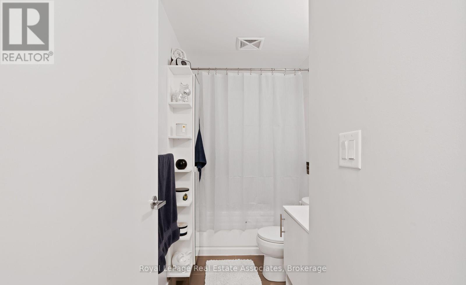 1823 - 165 Legion Road N, Toronto, Ontario  M8Y 0B3 - Photo 11 - W13512938