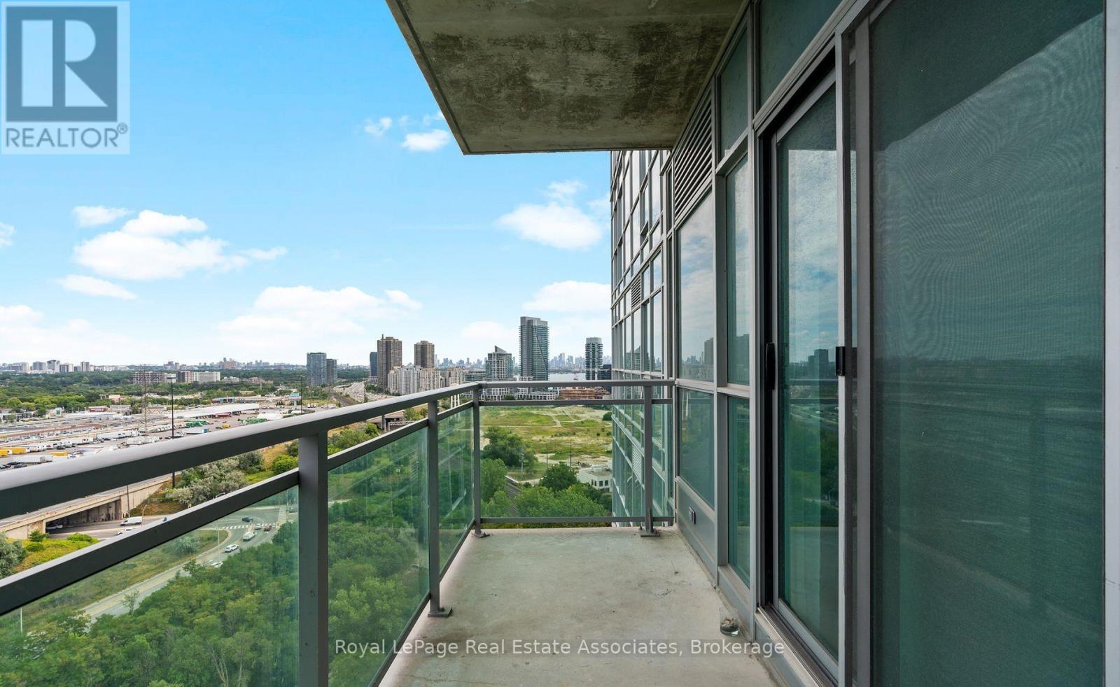 1823 - 165 Legion Road N, Toronto, Ontario  M8Y 0B3 - Photo 12 - W13512938