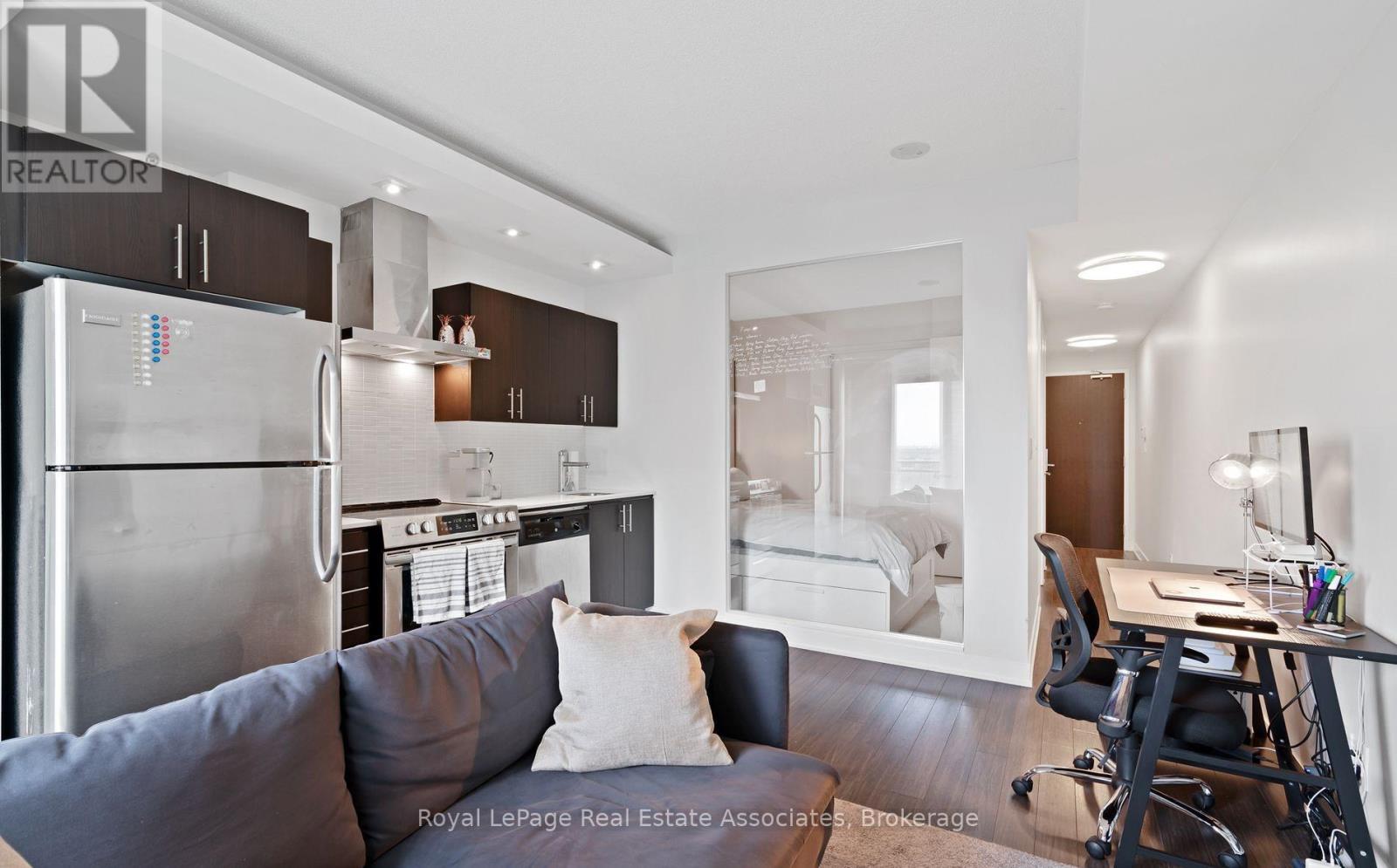 1823 - 165 Legion Road N, Toronto, Ontario  M8Y 0B3 - Photo 17 - W13512938