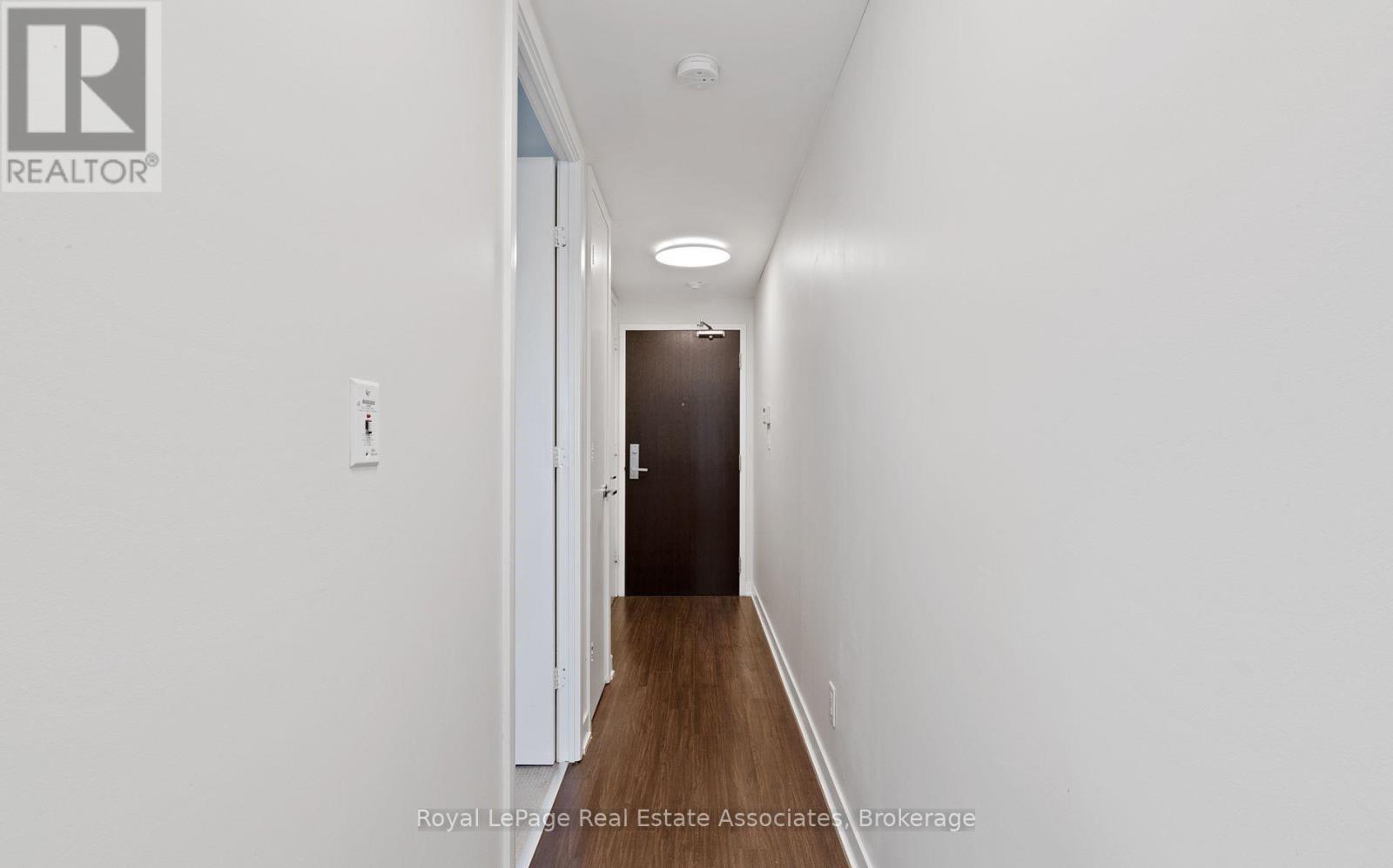1823 - 165 Legion Road N, Toronto, Ontario  M8Y 0B3 - Photo 4 - W13512938