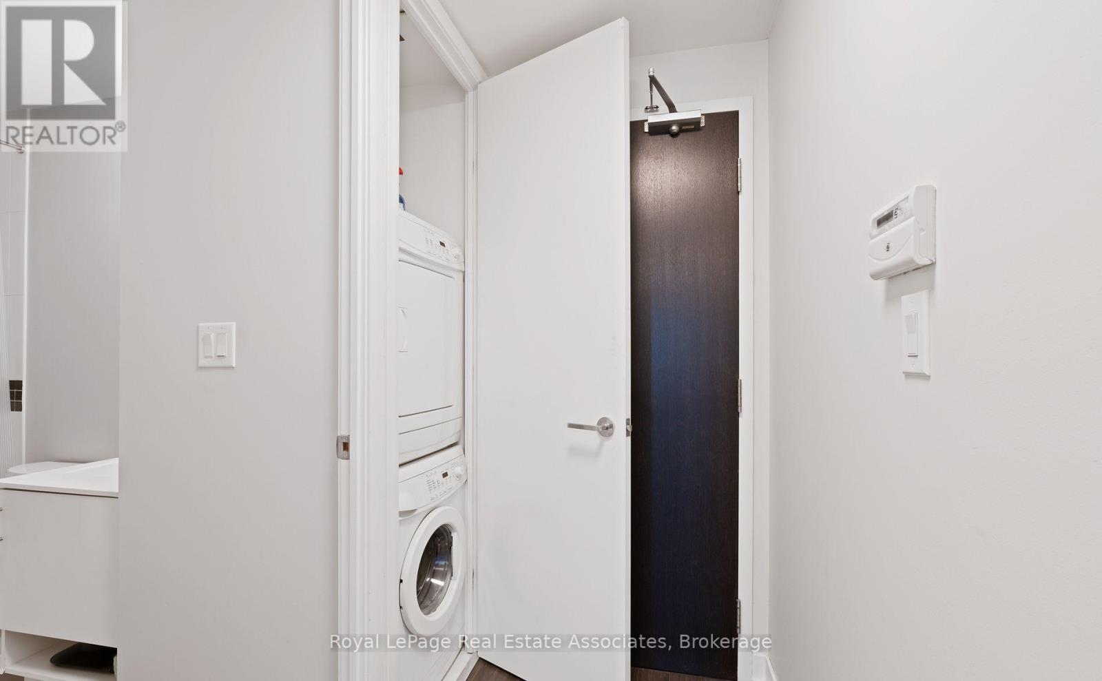 1823 - 165 Legion Road N, Toronto, Ontario  M8Y 0B3 - Photo 8 - W13512938