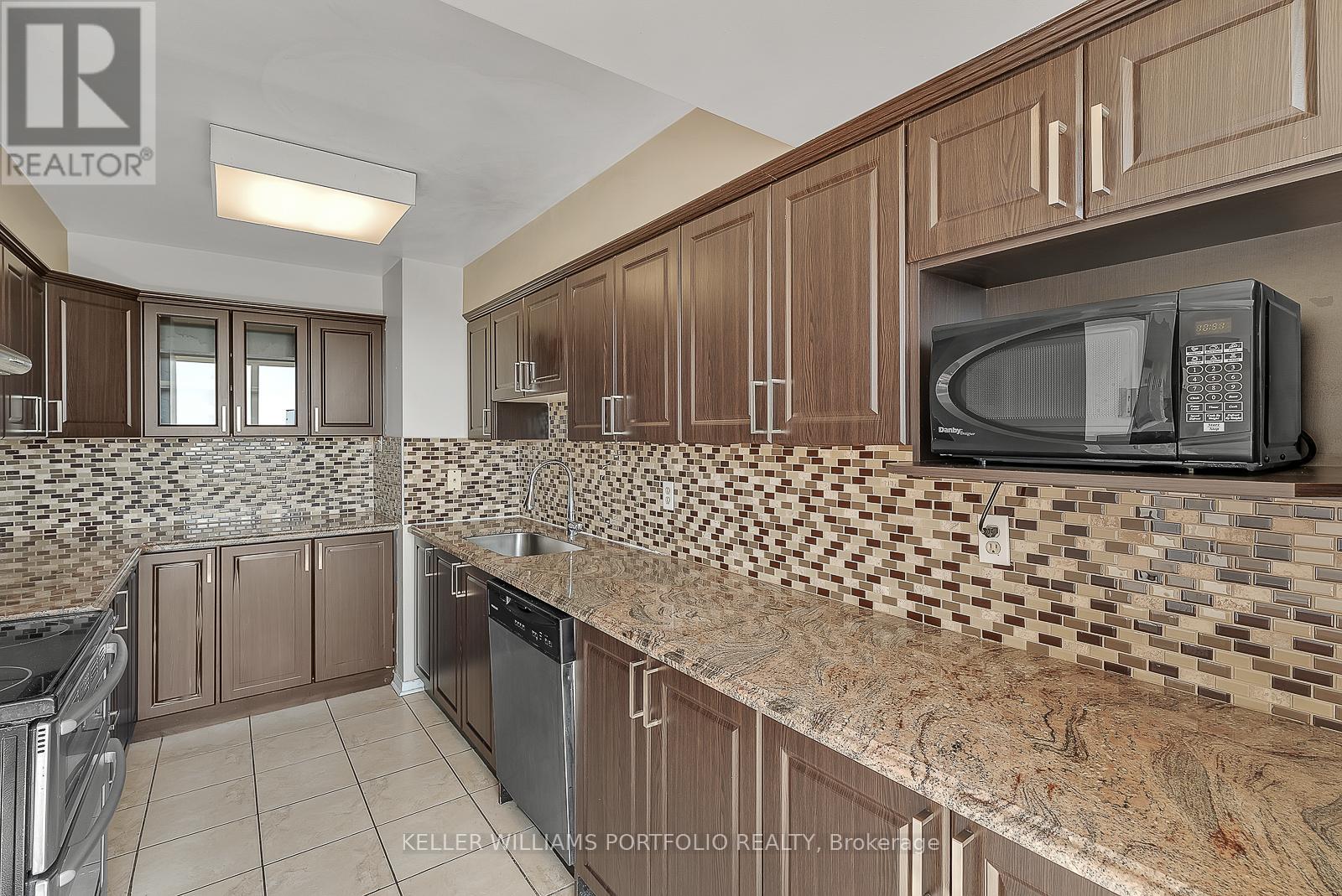 1402 - 400 Webb Drive, Mississauga, Ontario  L5B 3Z7 - Photo 10 - W13512952