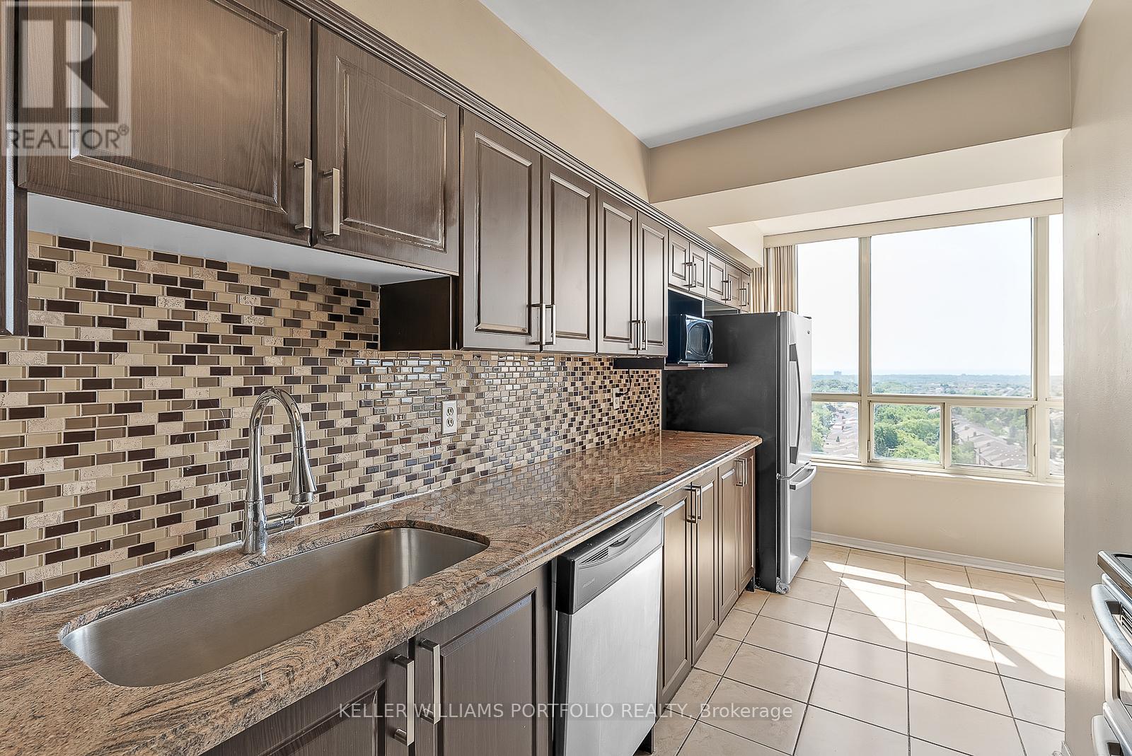 1402 - 400 Webb Drive, Mississauga, Ontario  L5B 3Z7 - Photo 12 - W13512952