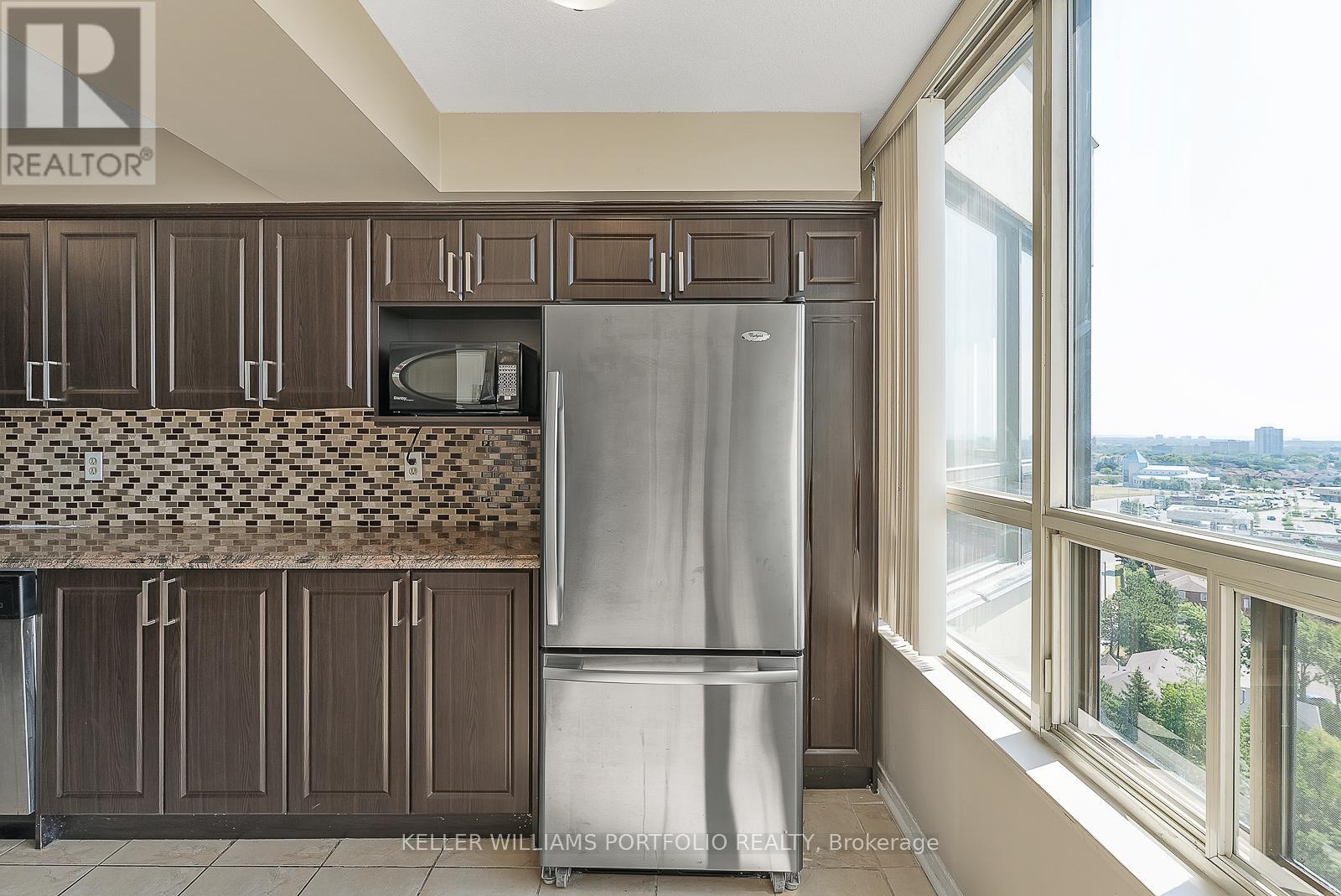 1402 - 400 Webb Drive, Mississauga, Ontario  L5B 3Z7 - Photo 14 - W13512952