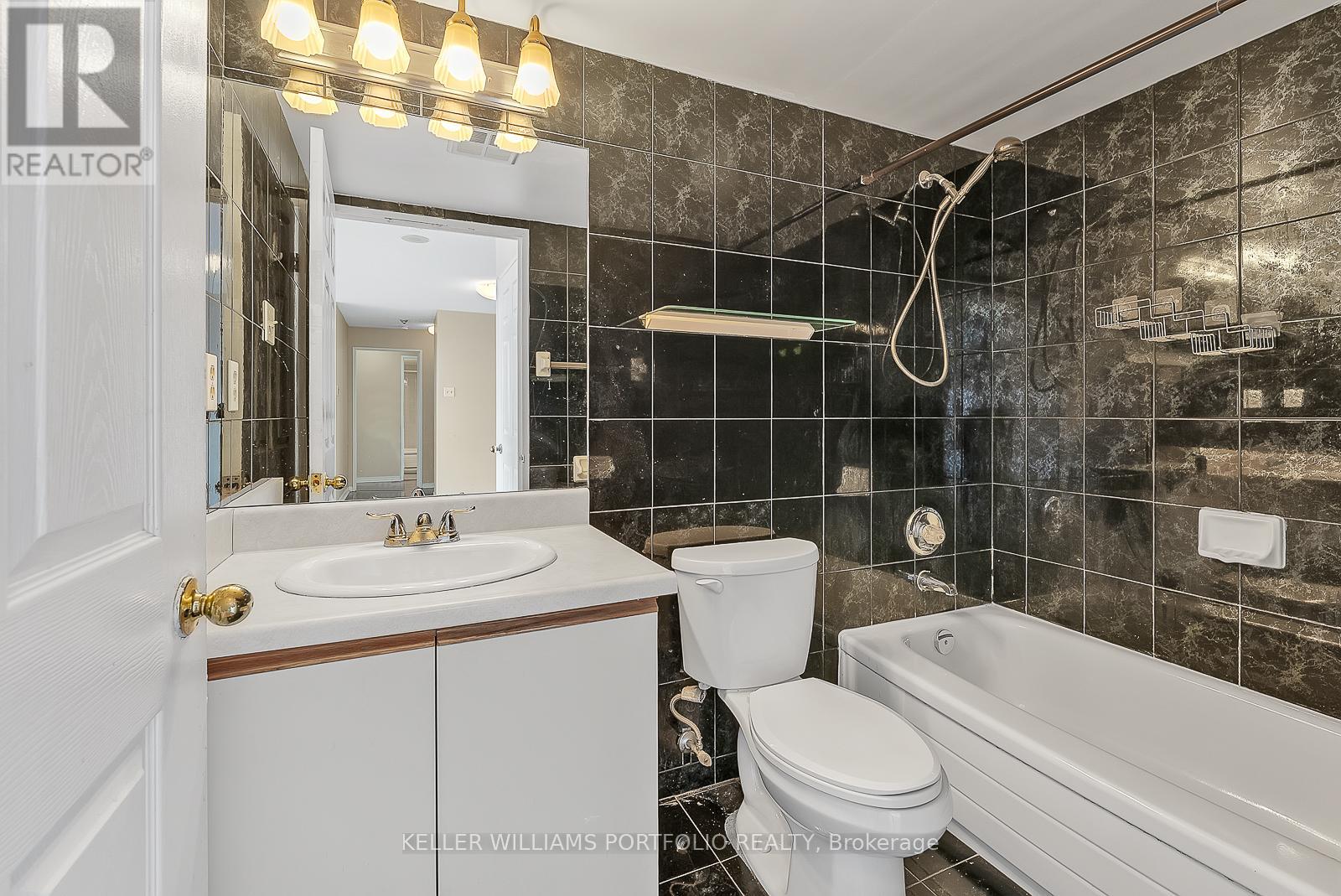 1402 - 400 Webb Drive, Mississauga, Ontario  L5B 3Z7 - Photo 15 - W13512952