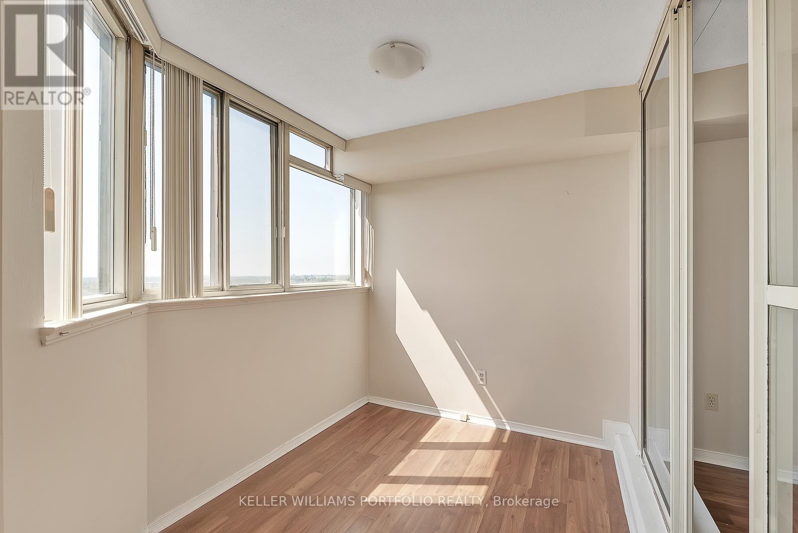 1402 - 400 Webb Drive, Mississauga, Ontario  L5B 3Z7 - Photo 19 - W13512952