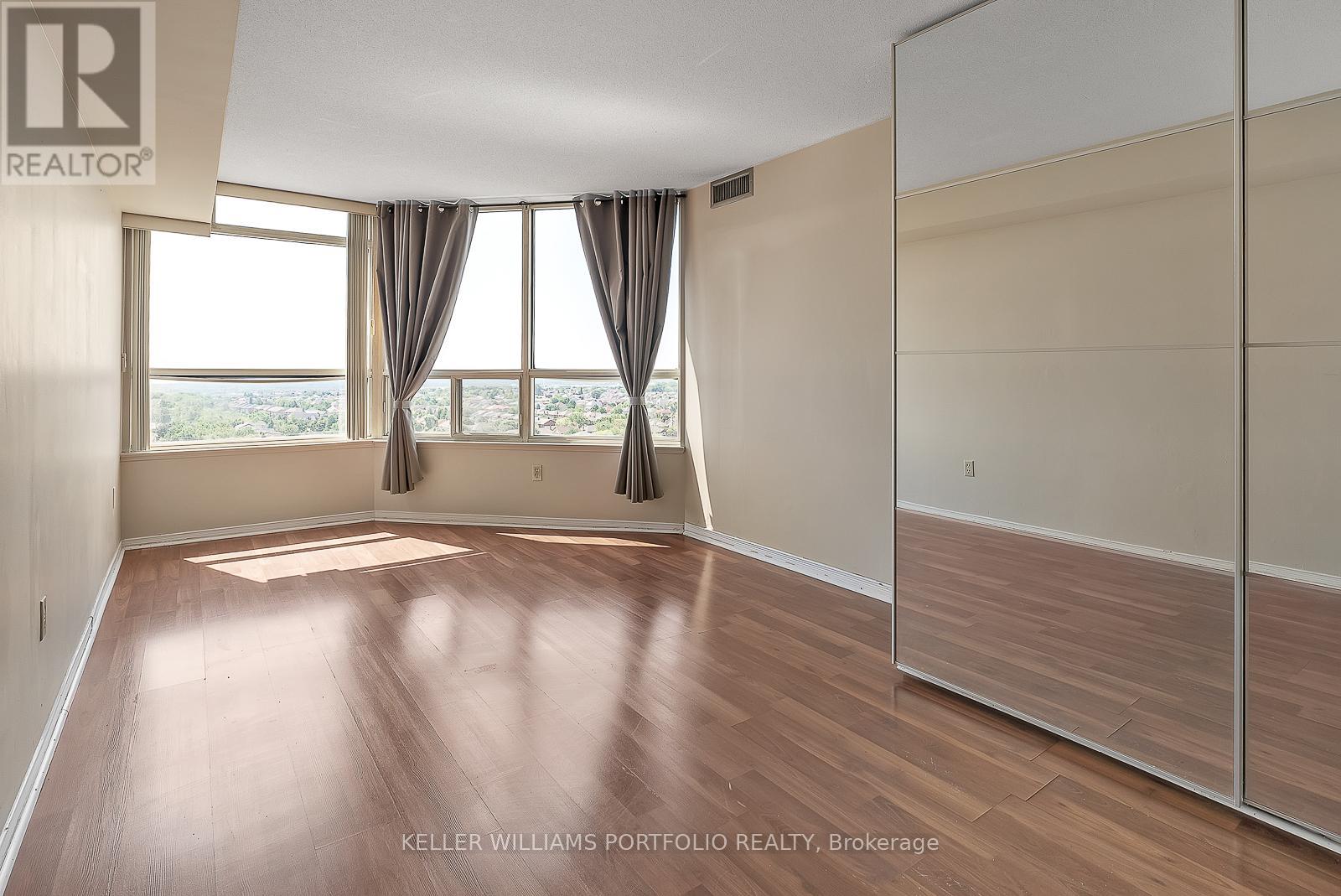 1402 - 400 Webb Drive, Mississauga, Ontario  L5B 3Z7 - Photo 24 - W13512952